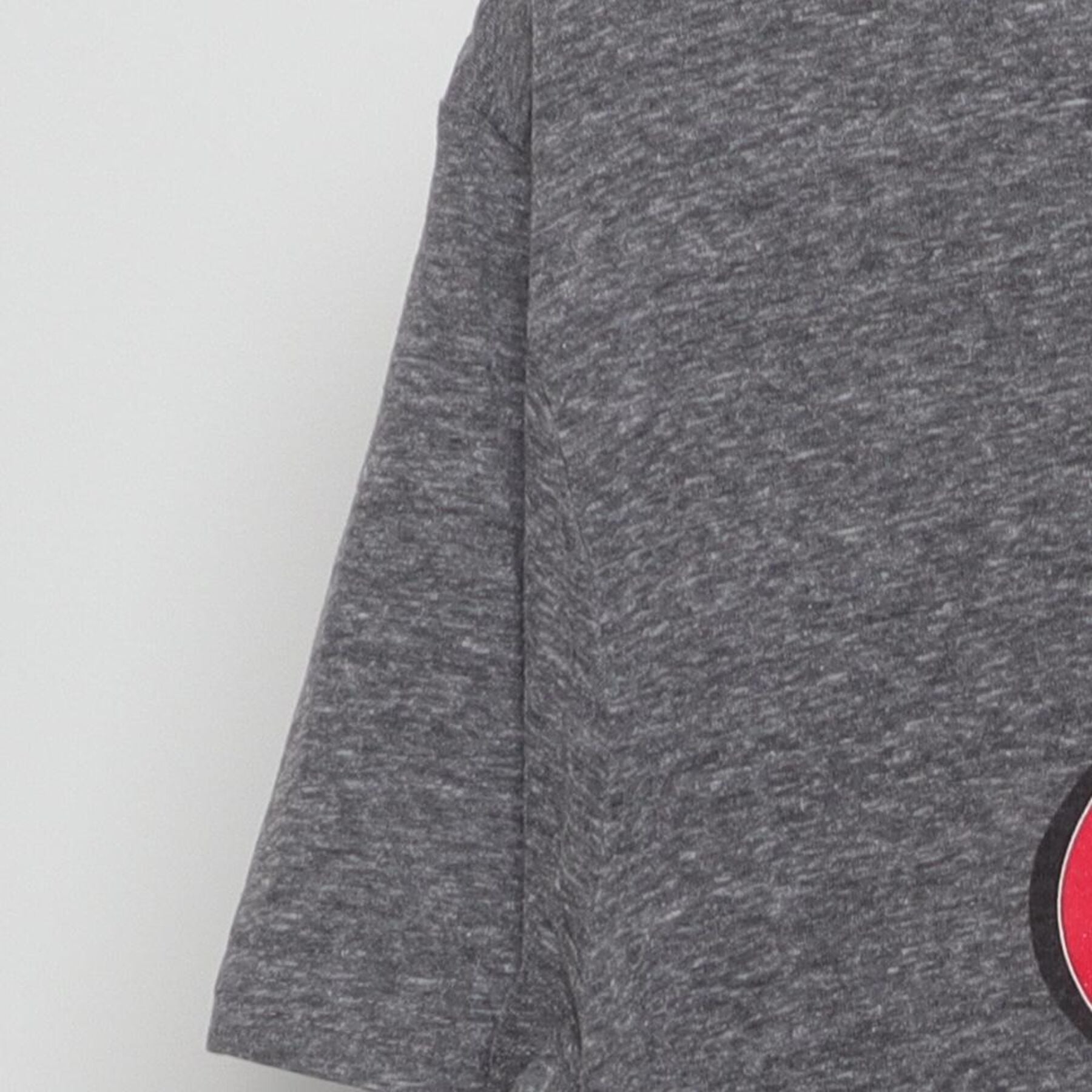 Close-up of the Left sleeve on the Vintage Y2K Genesee Beer "Classic Logo" T-Shirt - L