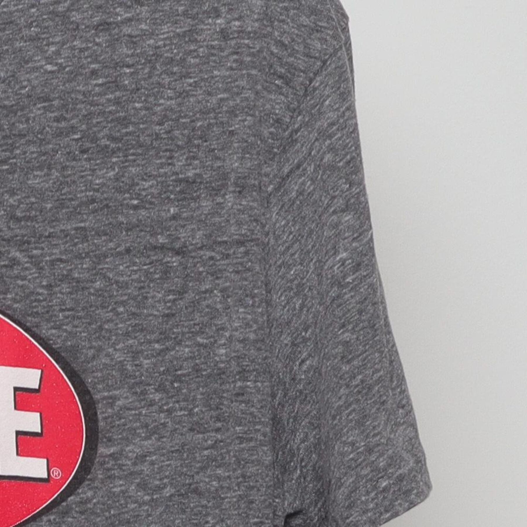 Close-up of the Right sleeve on the Vintage Y2K Genesee Beer "Classic Logo" T-Shirt - L