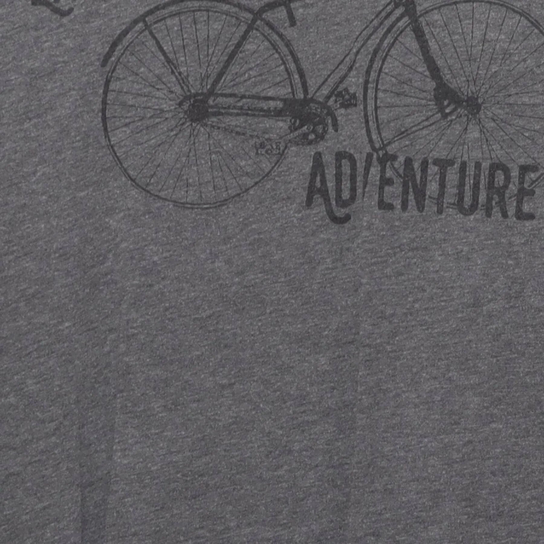 Close-up of the Right sleeve on the Vintage Y2K Live The Adventure "Bicycle Graphic" T-Shirt - M