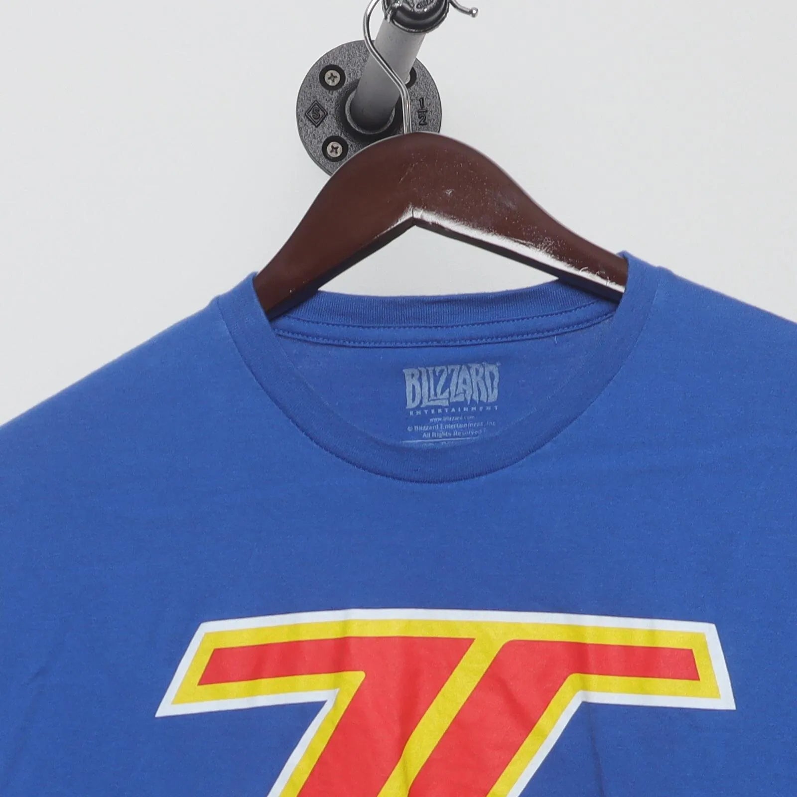 Close-up of the collar and tag on the Vintage Modern Blizzard "Soldier: 76" T-Shirt - L