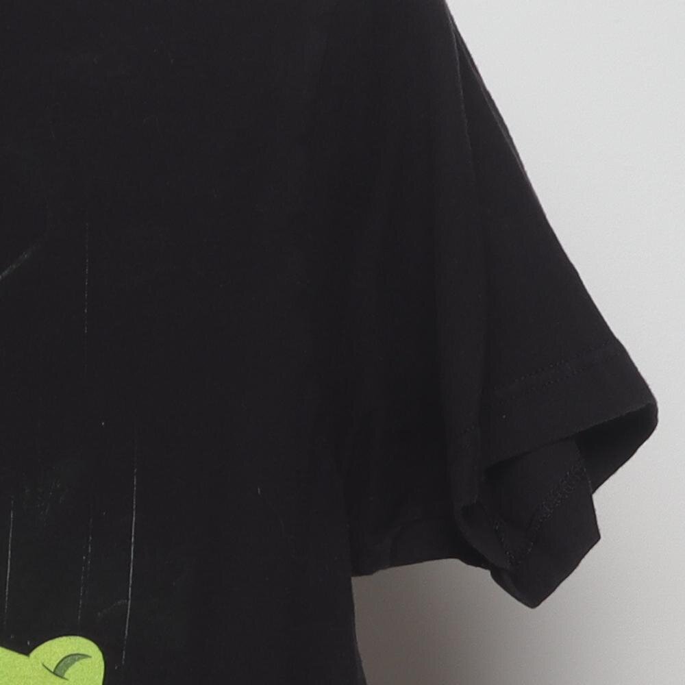 Close-up of the sleeve on the Vintage Modern Bob's Burgers "My Neighbor Kuchi Kopi" T-Shirt - S