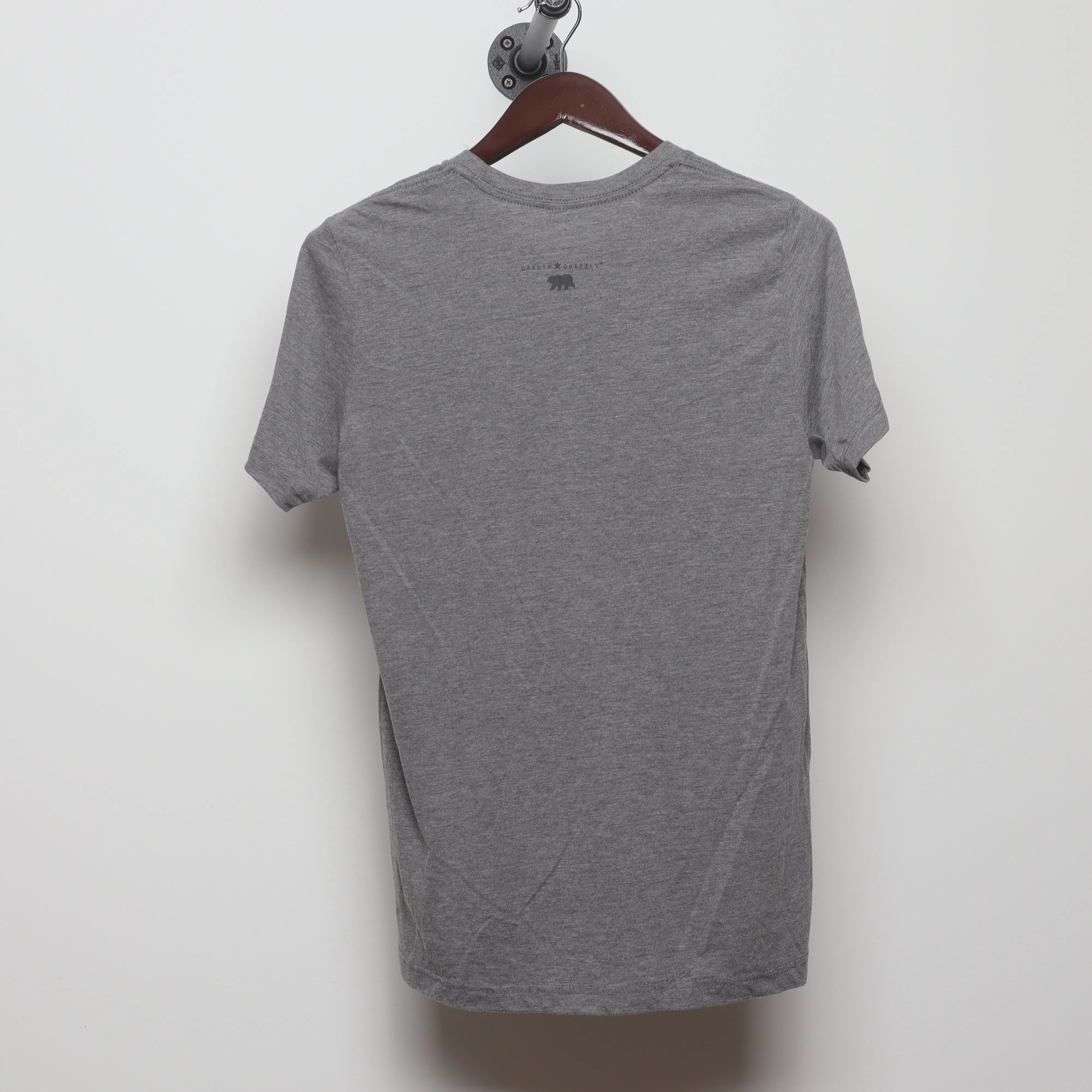 Back view of Vintage Modern Dakota Grizzly Bear Graphic Tee M