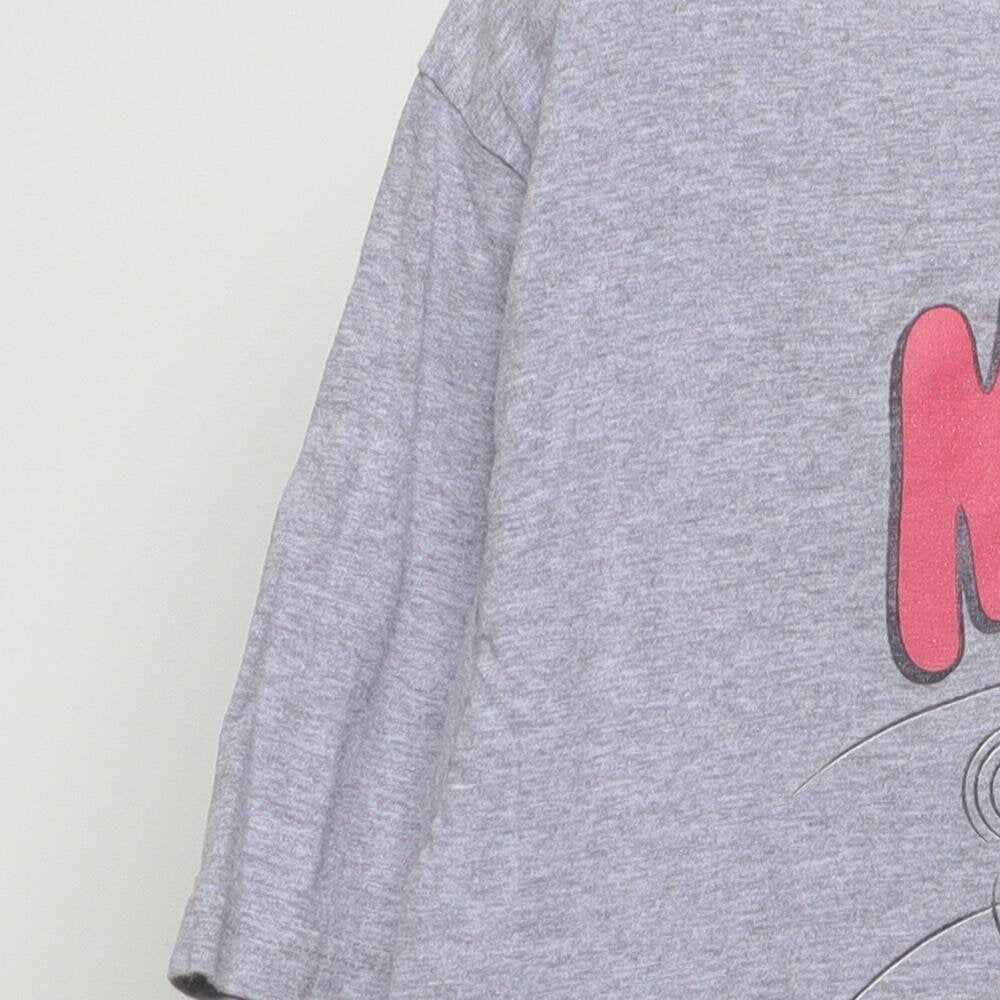 Close-up of the sleeve on the Vintage Modern Disney "Classic Mickey Mouse" T-Shirt - L