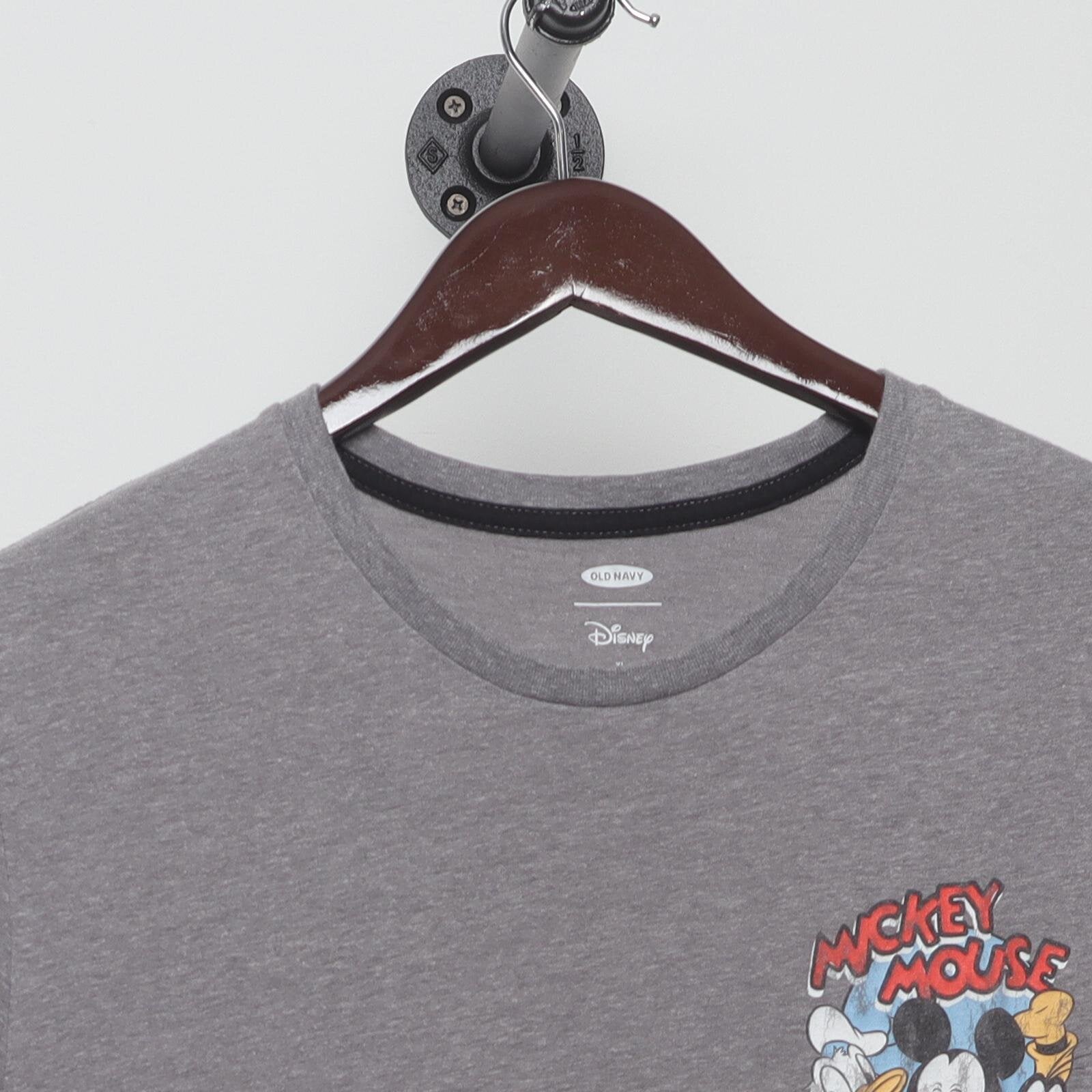 Close-up of the collar and tag on the Vintage Modern Disney "Mickey Mouse & Friends" T-Shirt - L