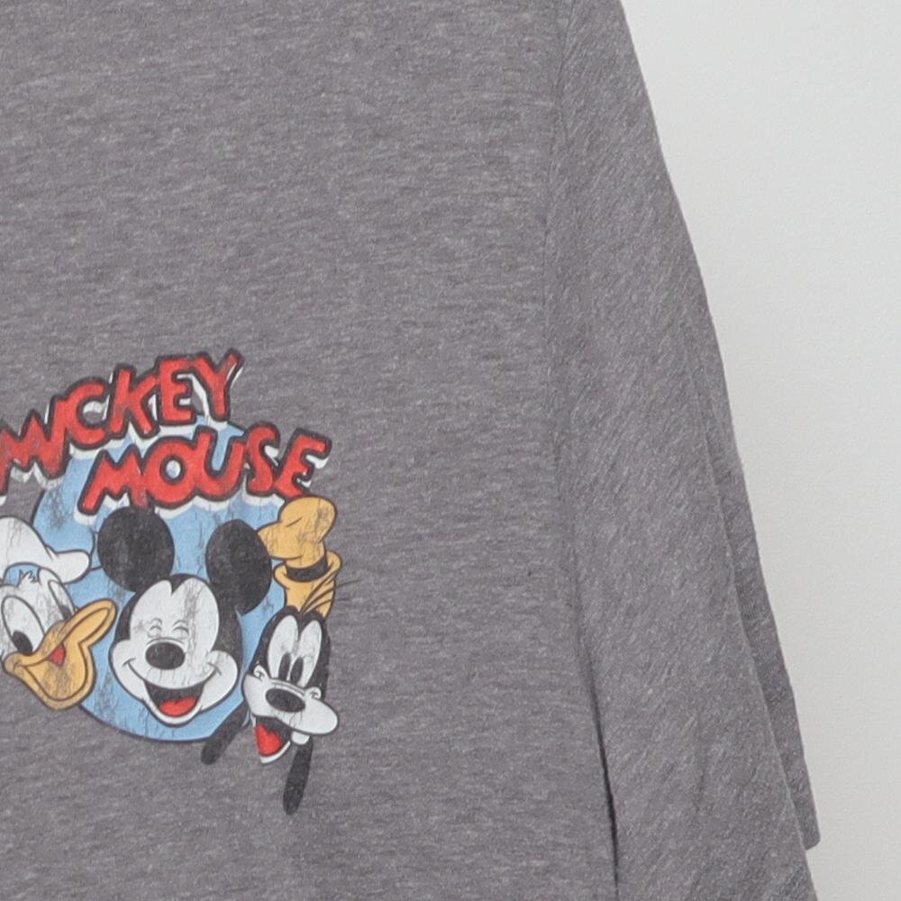 Close-up of the sleeve on the Vintage Modern Disney "Mickey Mouse & Friends" T-Shirt - L