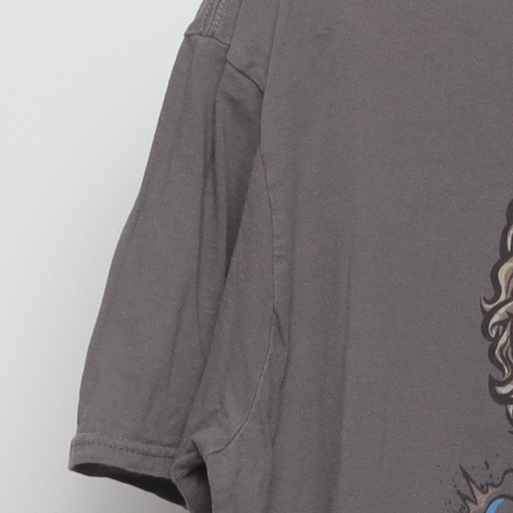 Close-up of the sleeve on the Vintage Modern Funko POP! "Chuck Norris" T-Shirt - XL