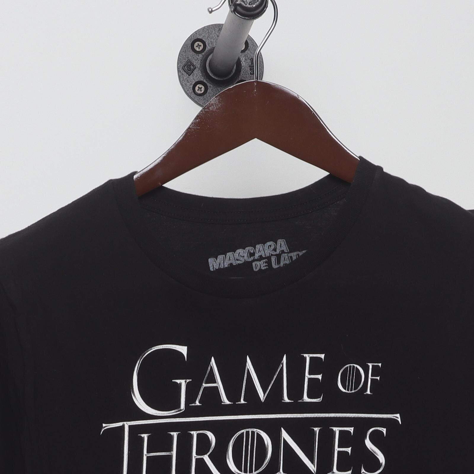 Close-up of the collar and tag on the Vintage Modern Game of Thrones "Logo" T-Shirt - S