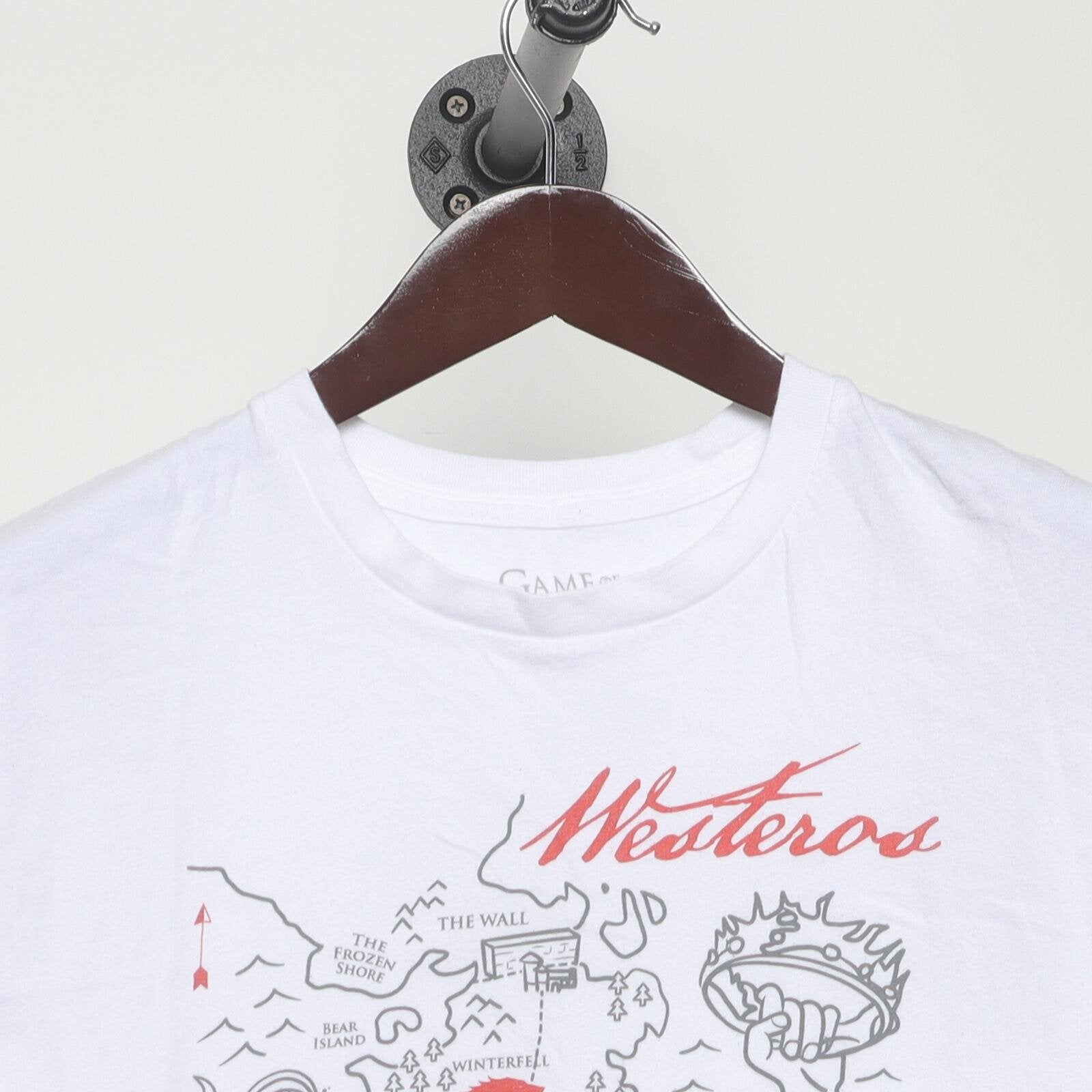 Close-up of the collar and tag on the Vintage Modern Game of Thrones "Westeros Map" T-Shirt - L