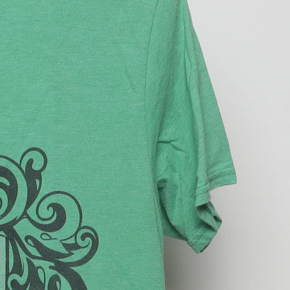 Close-up of the sleeve on the Vintage Modern Harry Potter "Slytherin Crest" T-Shirt - L