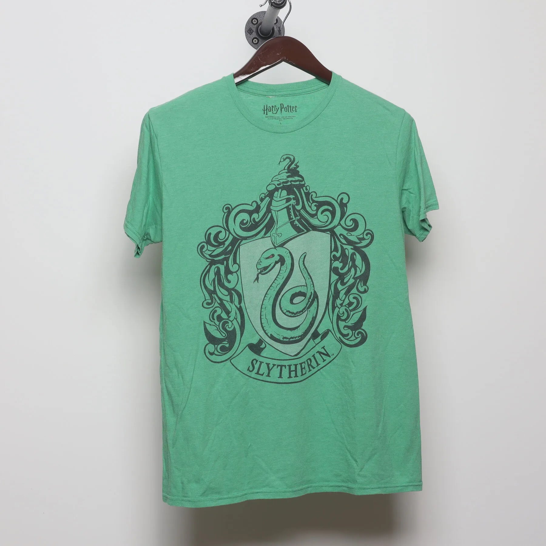 Front view of Vintage Modern Harry Potter "Slytherin Crest" T-Shirt - L