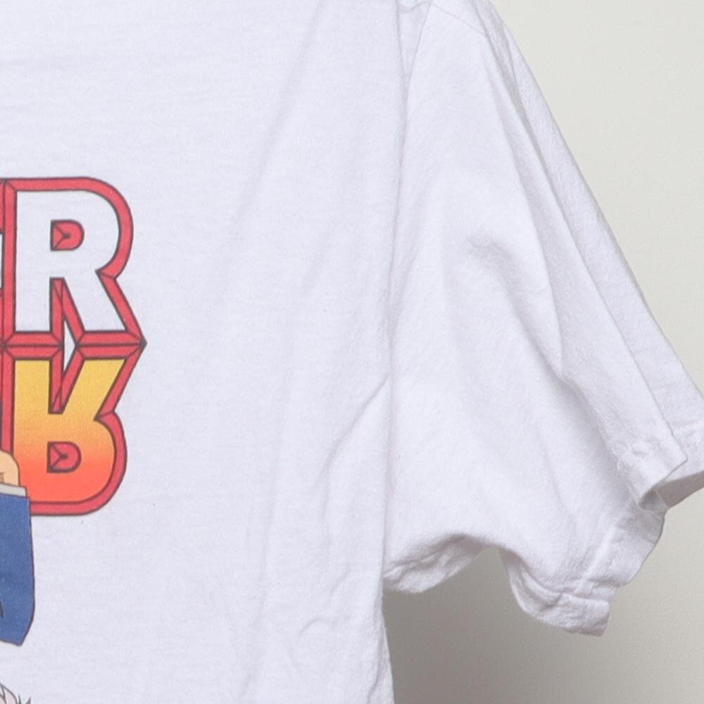 Close-up of the sleeve on the Vintage Modern Hunter x Hunter "Main Cast" T-Shirt - S