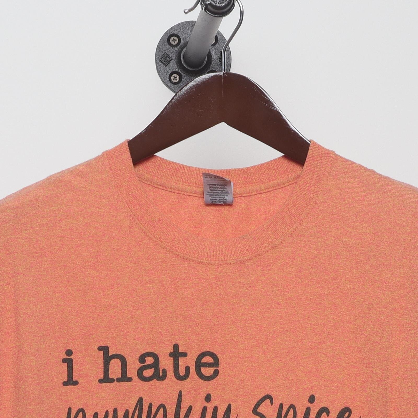 Close-up of the collar and tag on the Vintage Modern "I Hate Pumpkin Spice" T-Shirt - L