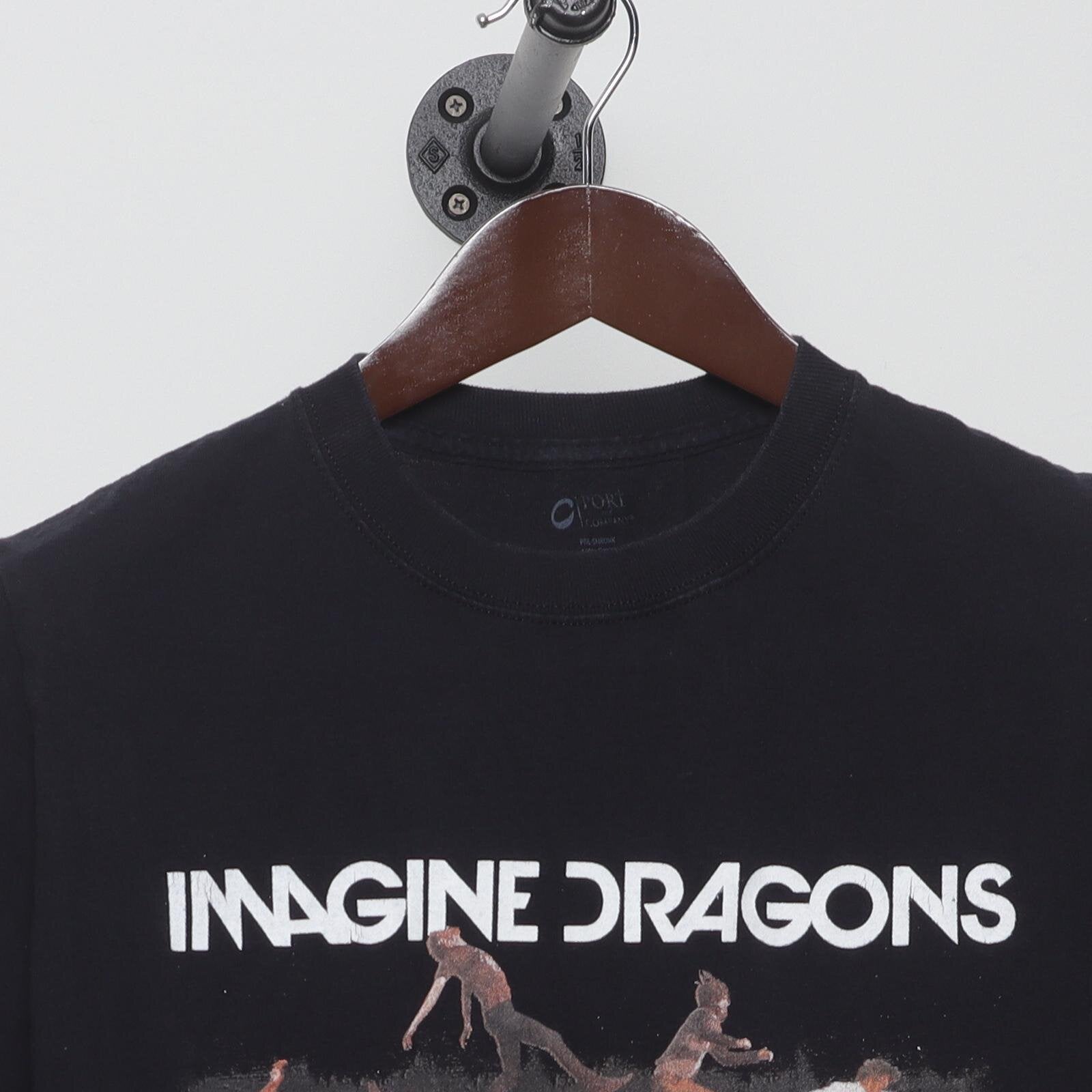 Close-up of the collar and tag on the Vintage Modern Imagine Dragons "Smoke + Mirrors Tour 2015" T-Shirt - XS