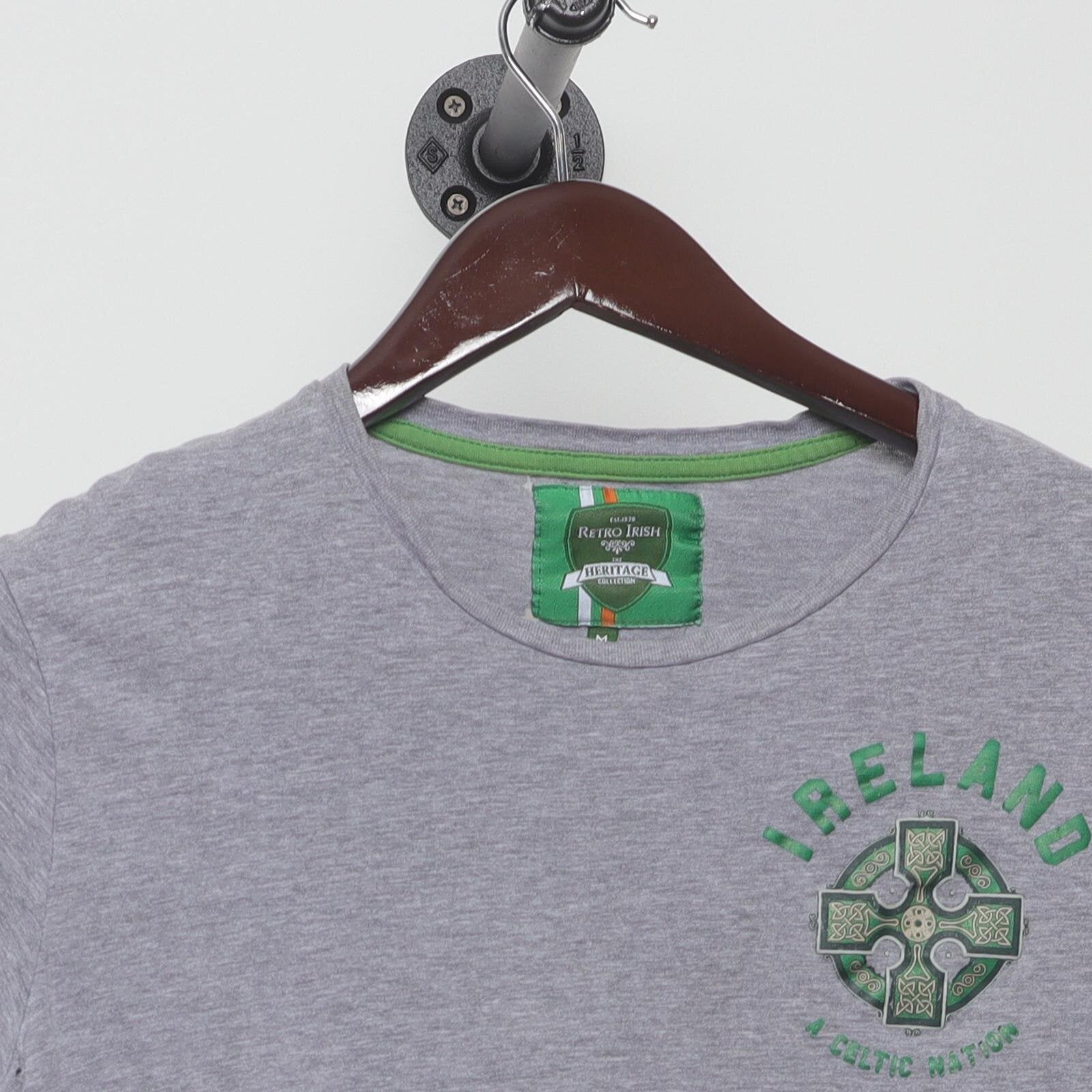 Close-up of the collar and tag on the Vintage Modern Ireland Official Product "Ireland A Celtic Nation" T-Shirt - M
