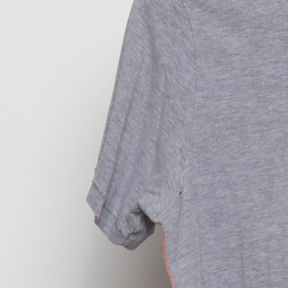 Close-up of the sleeve on the Vintage Modern Ireland Official Product "Ireland A Celtic Nation" T-Shirt - M