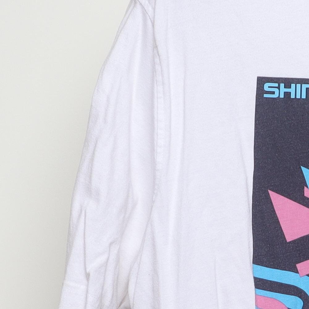 Close-up of the sleeve on the Vintage Modern Jewel House "Shining Bright" T-Shirt - L