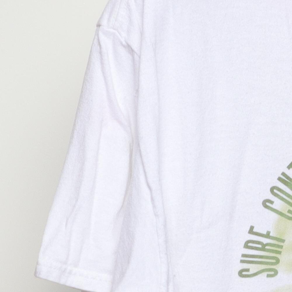 Close-up of the sleeve on the Vintage Modern Live and Tell "Surf Contest Ft. Lauderdale" T-Shirt - L