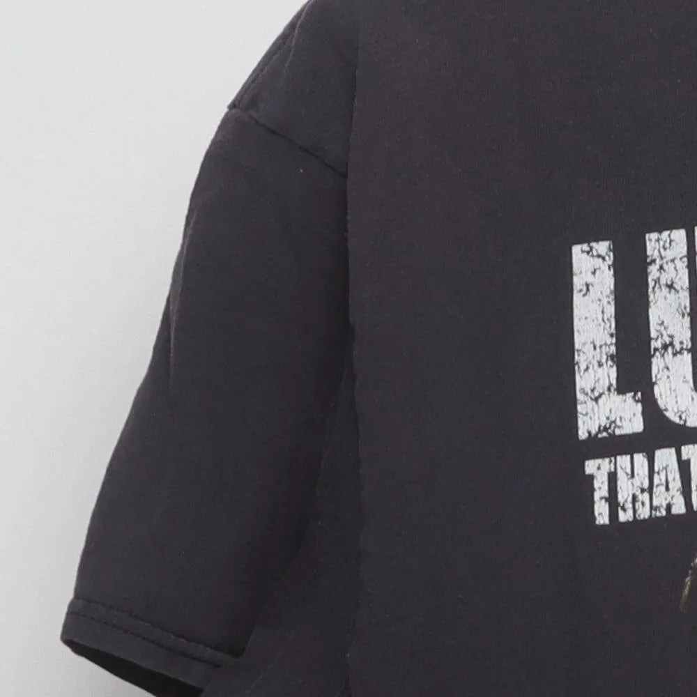 Close-up of the sleeve on the Vintage Modern Luke Bryan "That's My Kind of Night Tour 2014" T-Shirt - L
