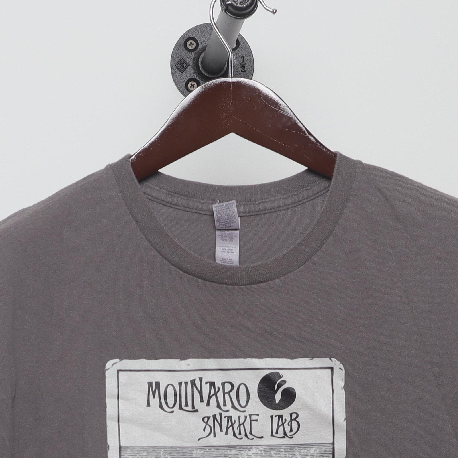 Close-up of the collar and tag on the Vintage Modern Molinaro Snake Lab "Summoning Tarot Card" T-Shirt - M