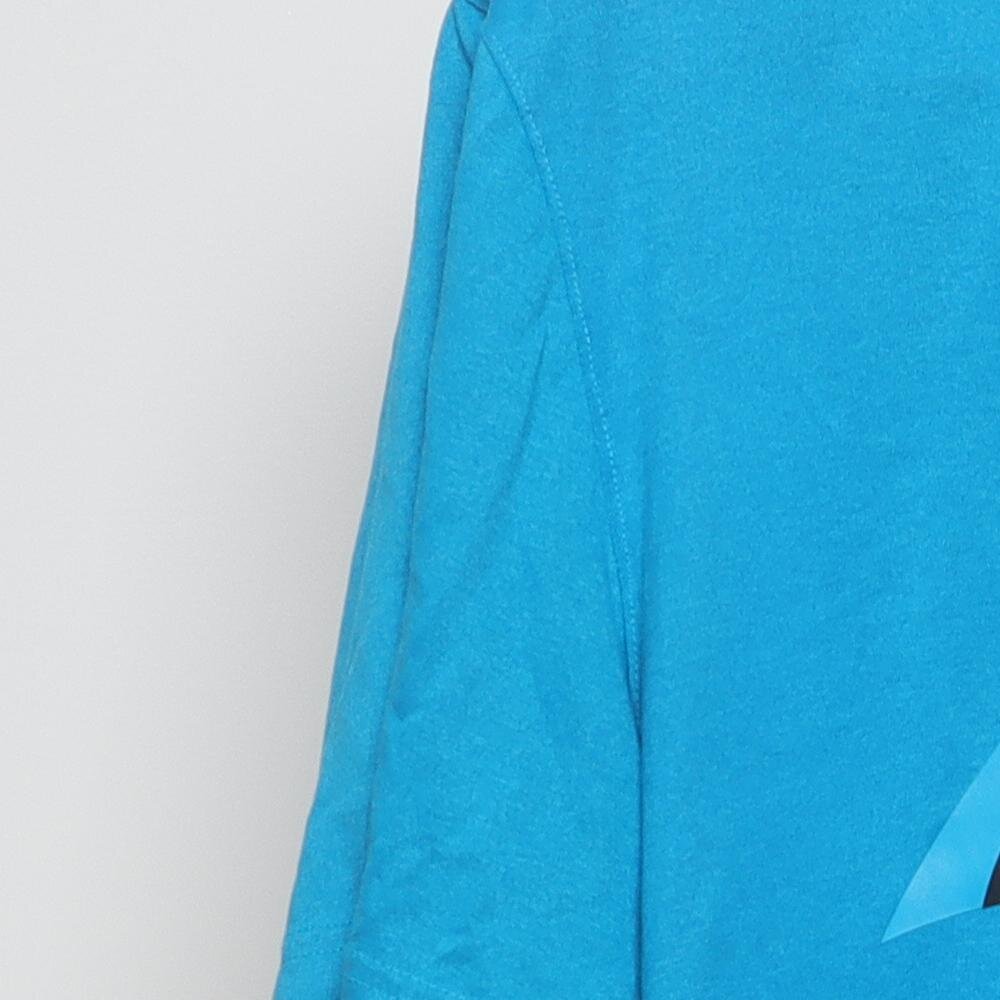 Close-up of the sleeve on the Vintage Modern Nike Carolina Panthers "Team Logo" T-Shirt - L