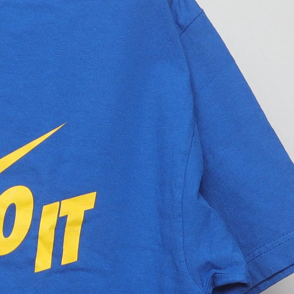 Close-up of the sleeve on the Vintage Modern Nike "Just Do It Swoosh Logo" T-Shirt - M
