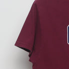 Close-up of the sleeve on the Vintage Modern Oxford University "University Crest" T-Shirt - M