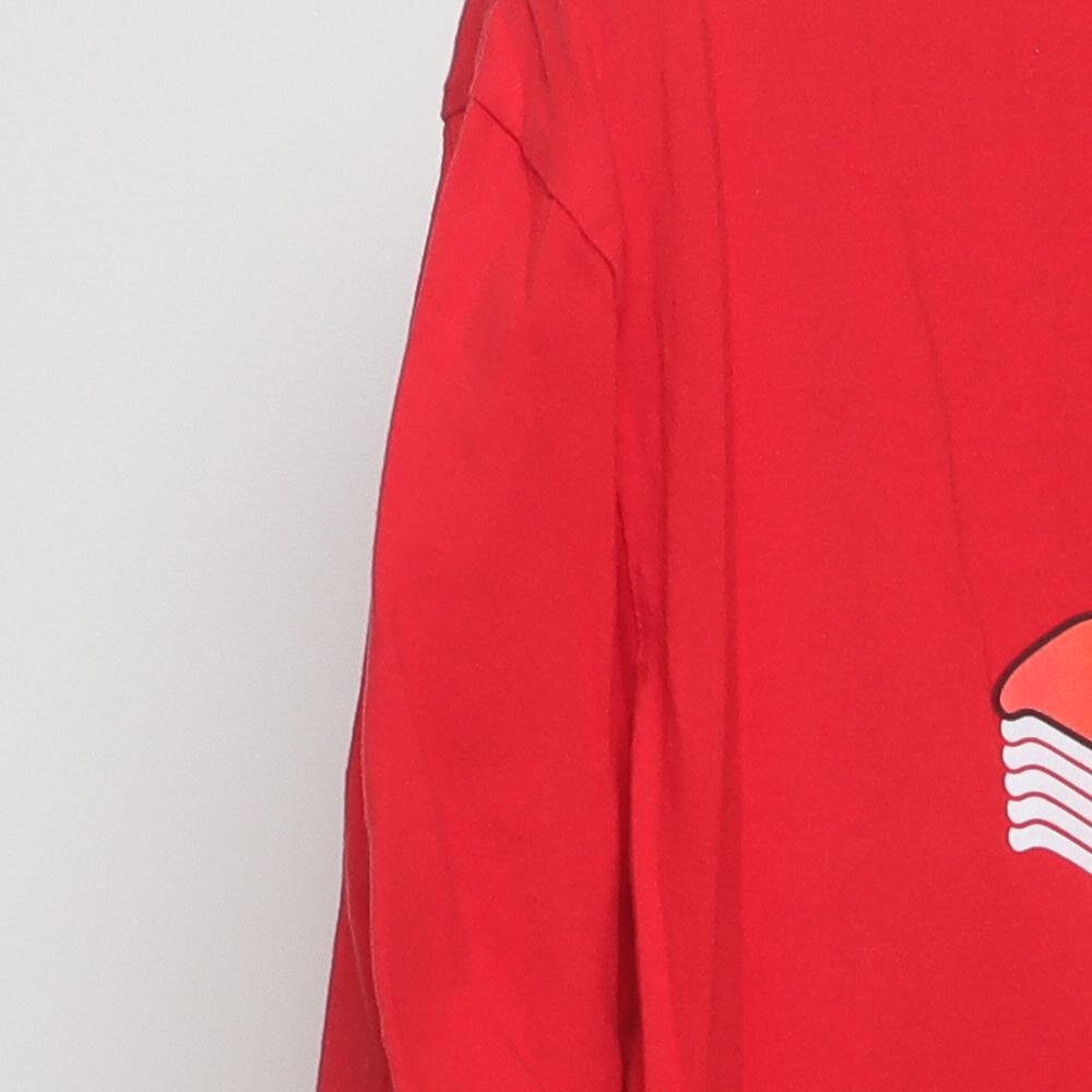 Close-up of the sleeve on the Vintage Modern Peanuts "Snoopy Joe Cool Vibes" T-Shirt - XL