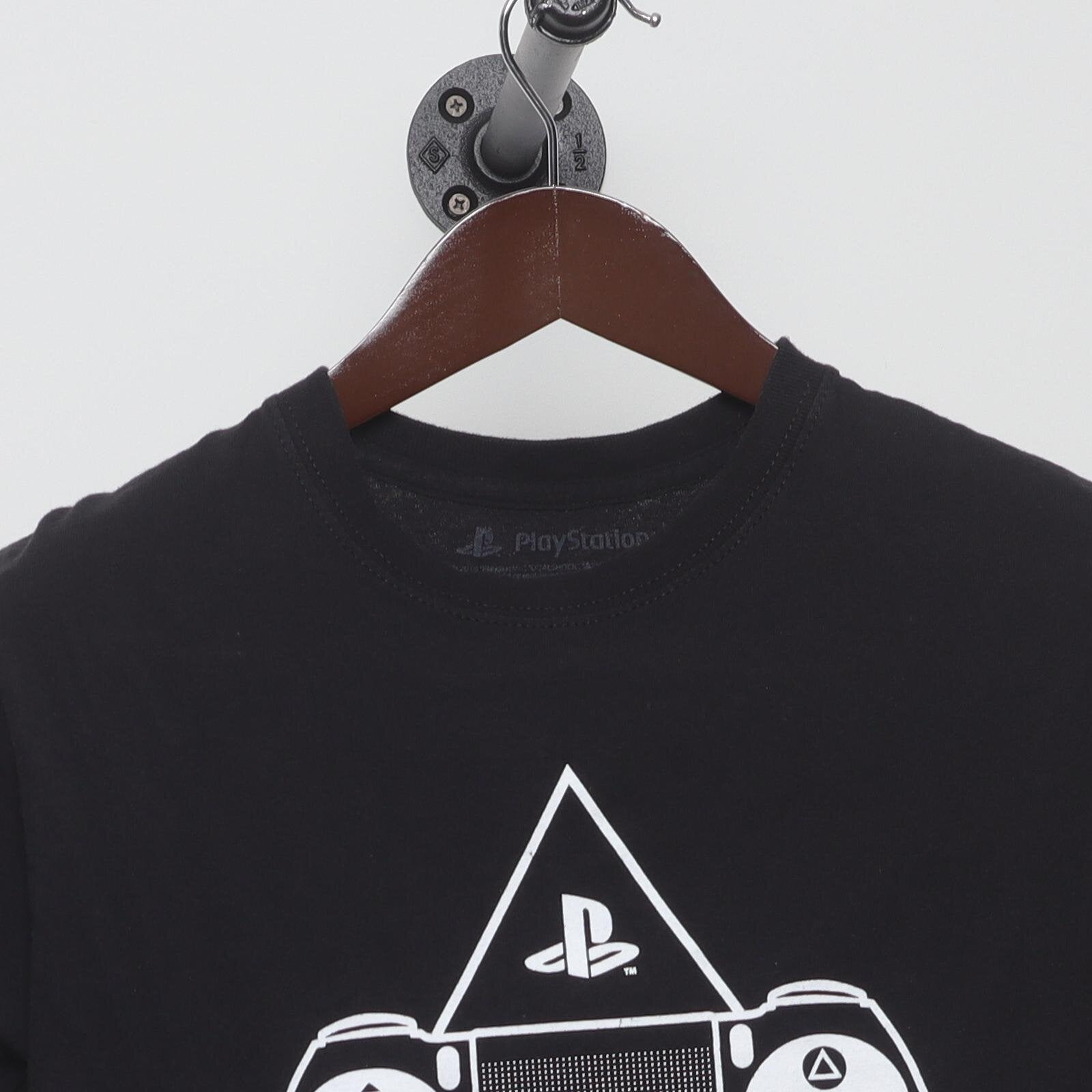 Close-up of the collar and tag on the Vintage Modern PlayStation "Japanese Controller Graphic" T-Shirt - XS