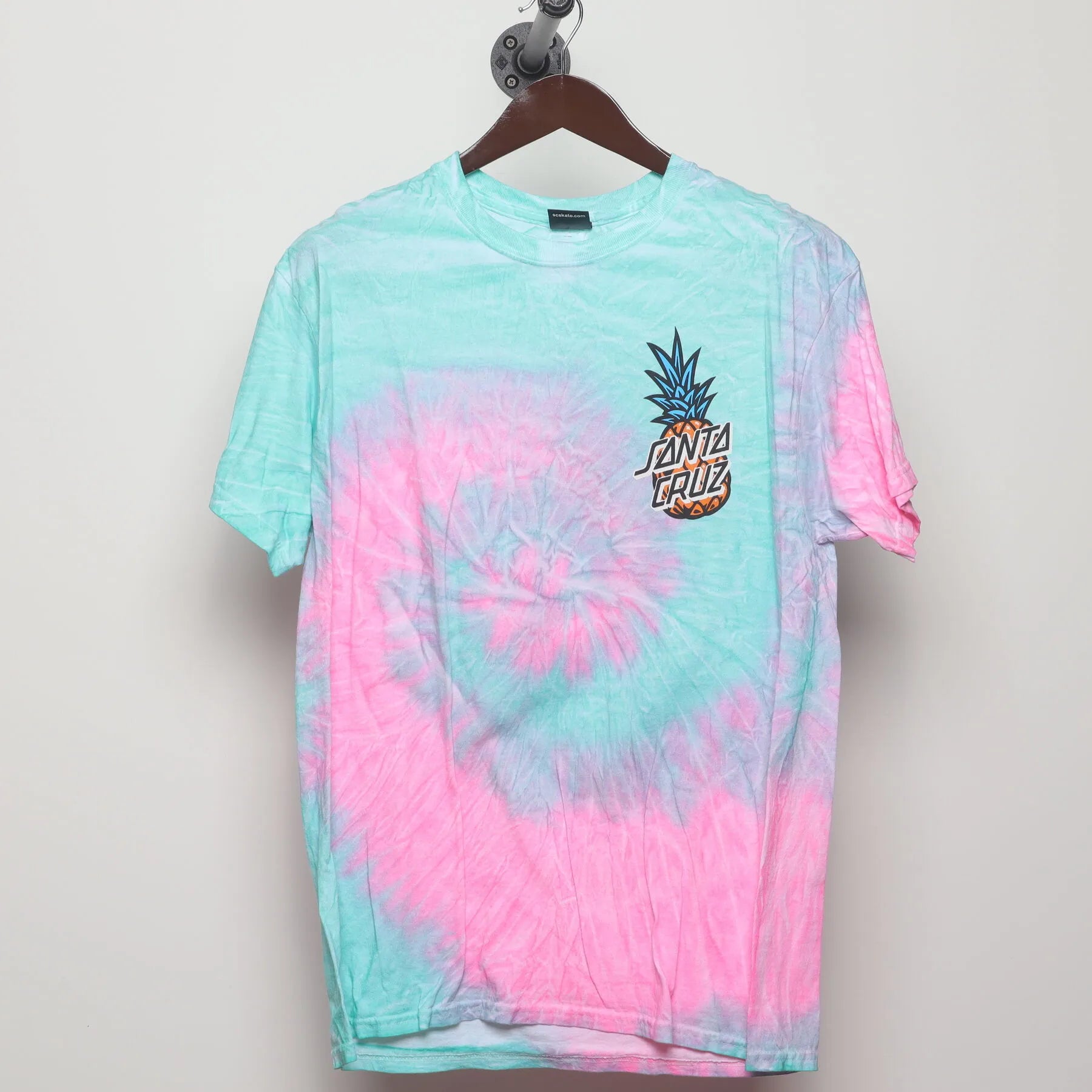Front view of Vintage Modern Santa Cruz "Pineapple Logo" T-Shirt - L