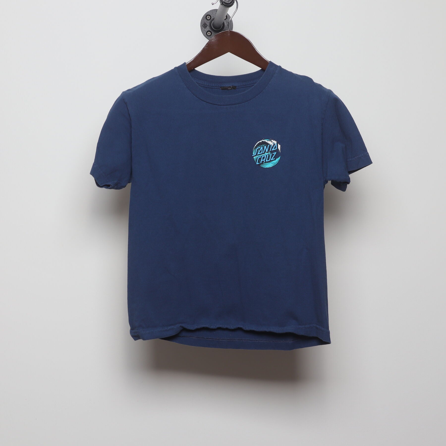 Front view of Vintage Modern Santa Cruz "Wave Dot Logo" T-Shirt - XS
