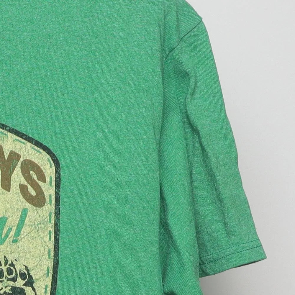 Close-up of the sleeve on the Vintage Modern Smokey Bear "Keep It Green" T-Shirt - L