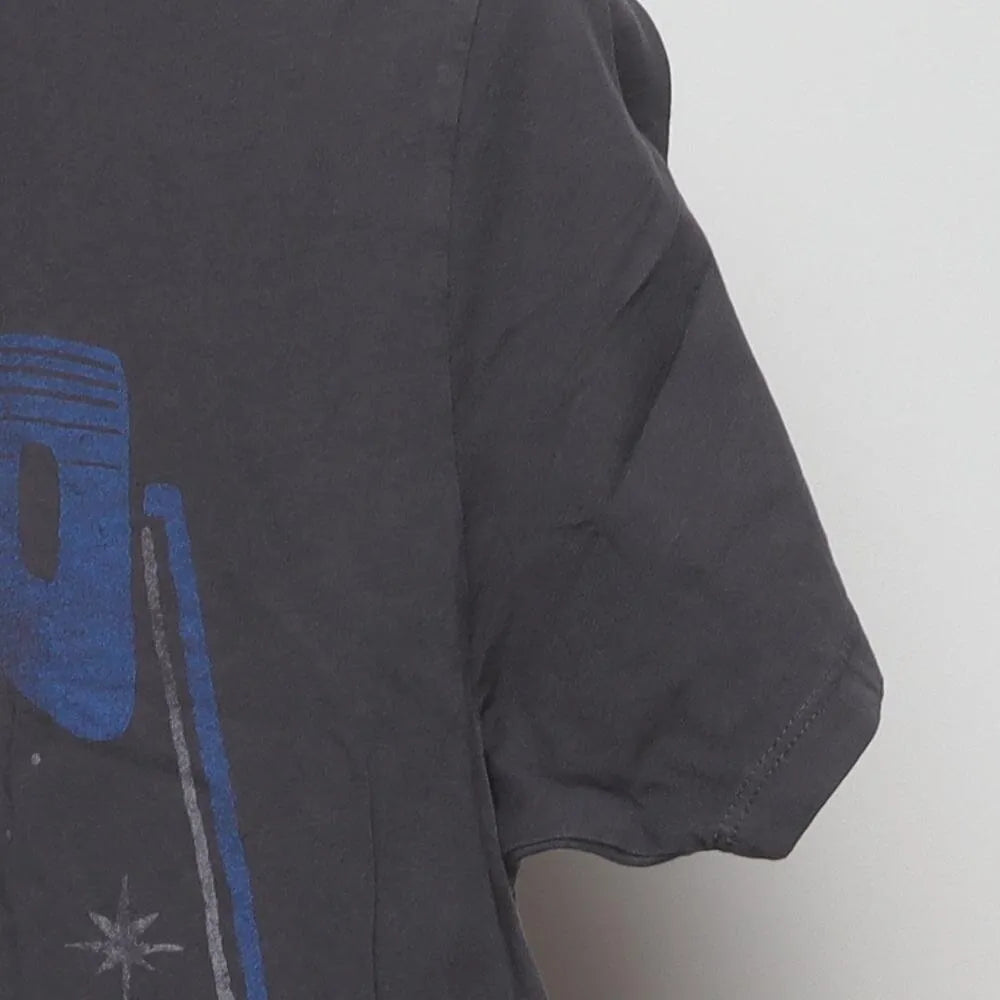 Close-up of the sleeve on the Vintage Modern Star Wars "H. SOLO" T-Shirt - M
