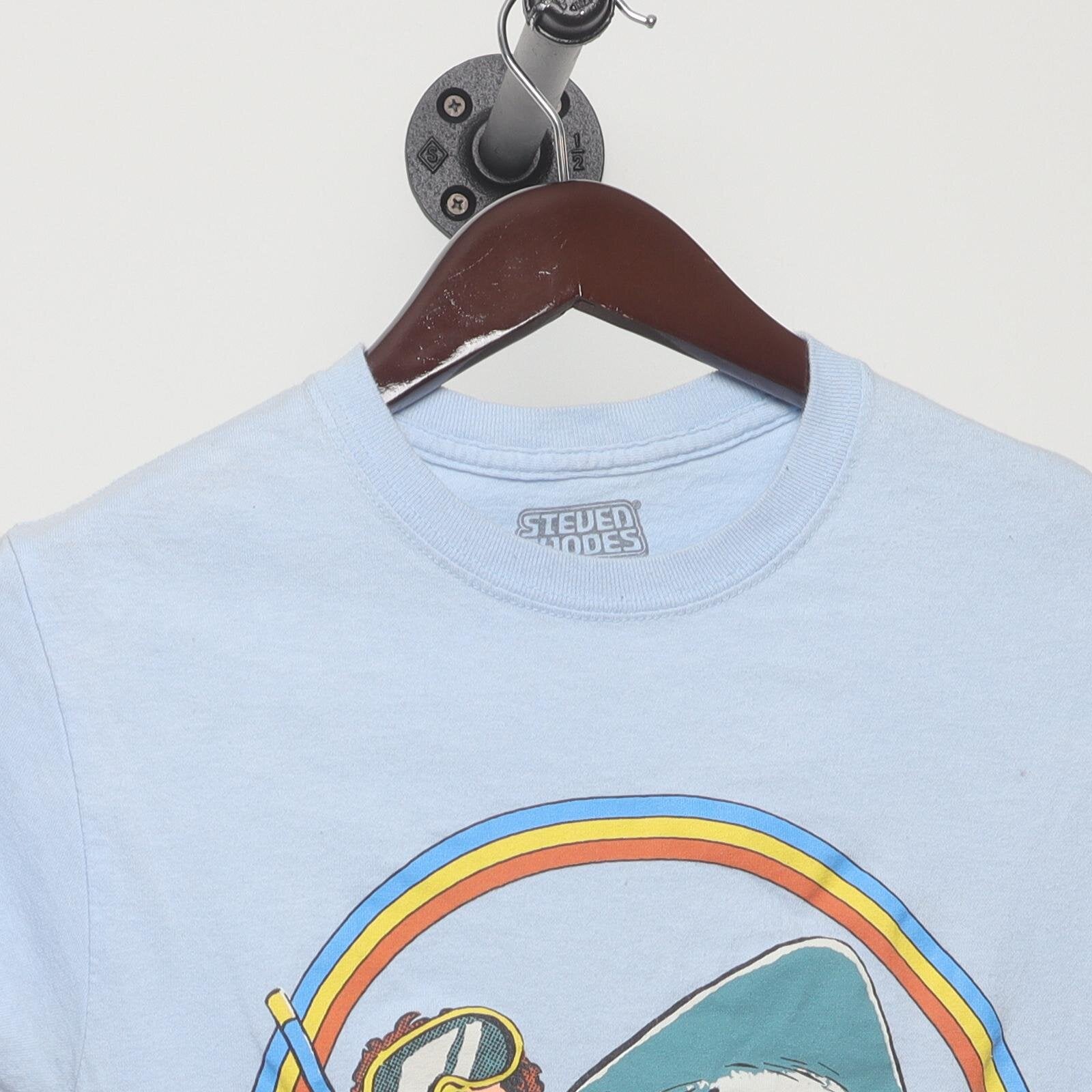 Close-up of the collar and tag on the Vintage Modern Steven Rhodes "Stay Positive!" T-Shirt - XS