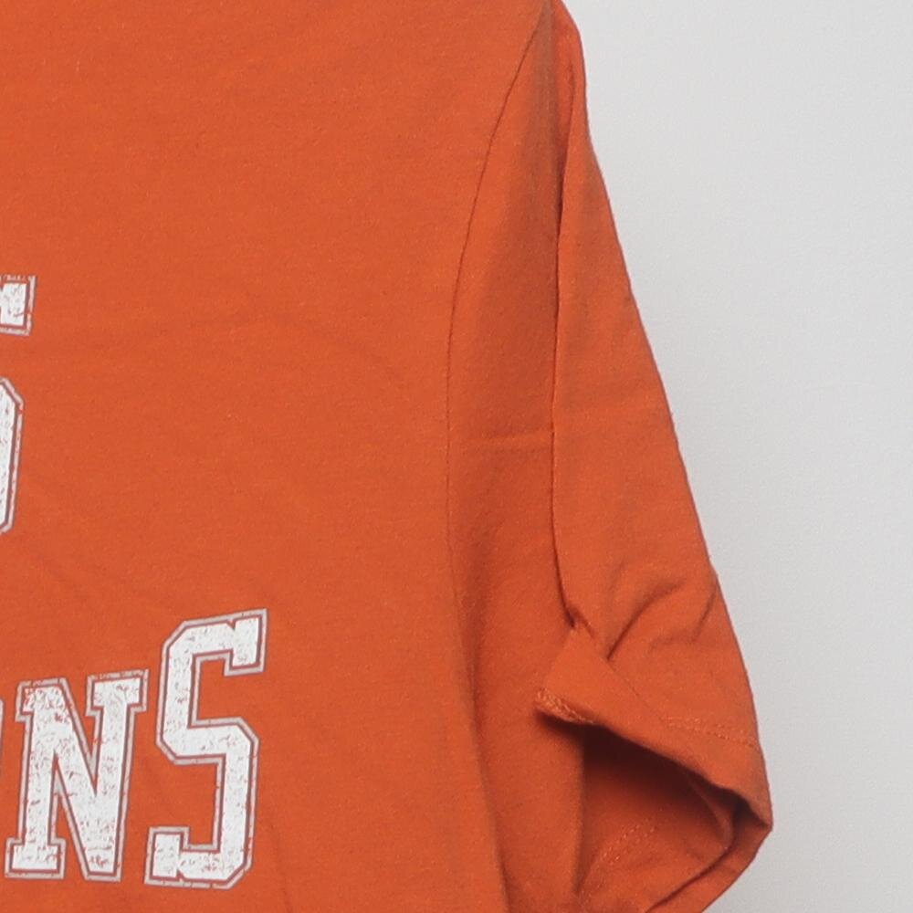 Close-up of the sleeve on the Vintage Modern Texas Longhorns "Texas Longhorns" T-Shirt - M