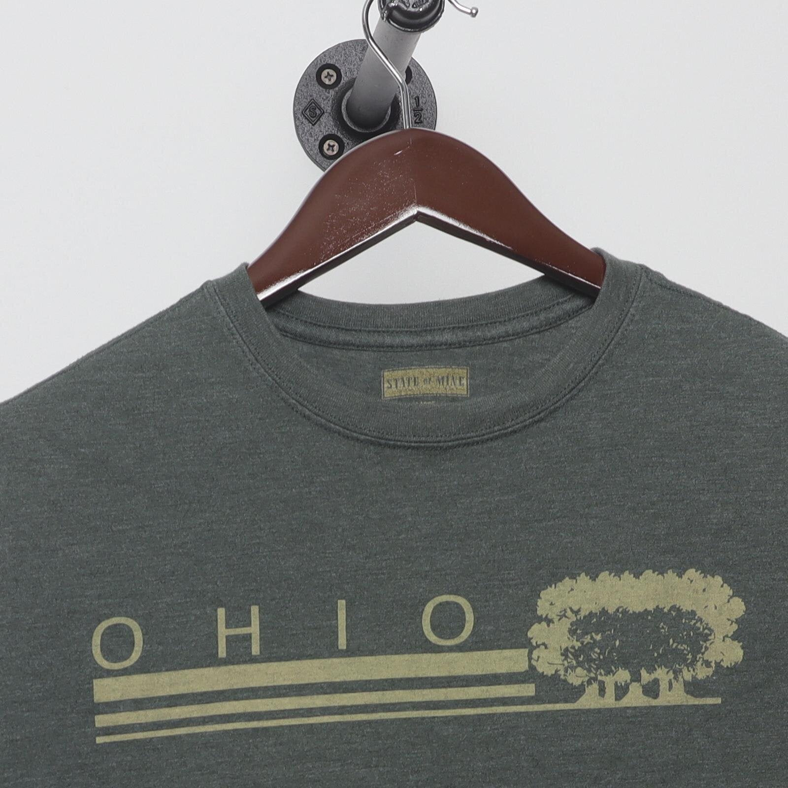 Close-up of the collar and tag on the Vintage Modern The Parks "Ohio" T-Shirt - M