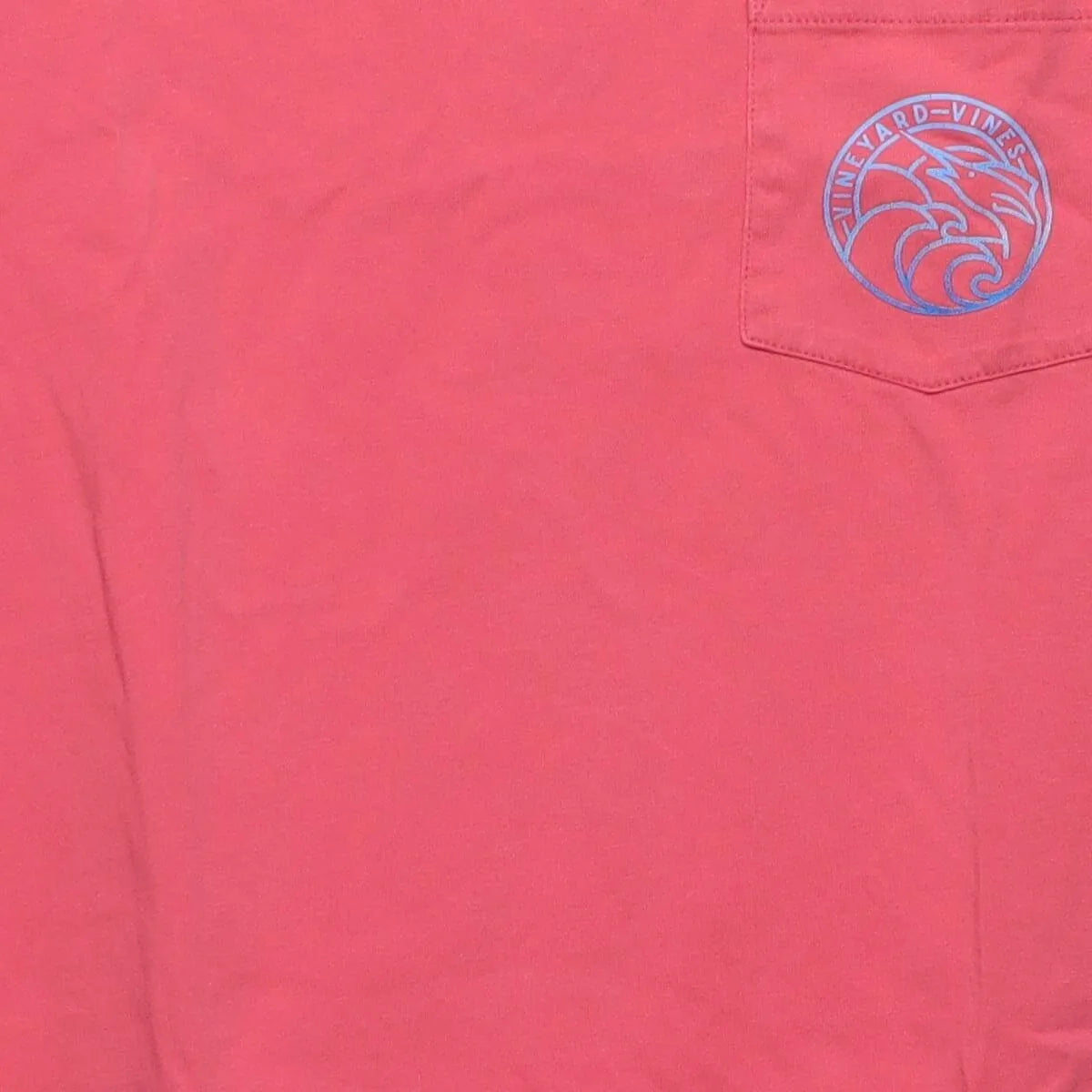 Close-up of the main graphic on the Vintage Modern Vineyard Vines "Wave Logo" T-Shirt - M