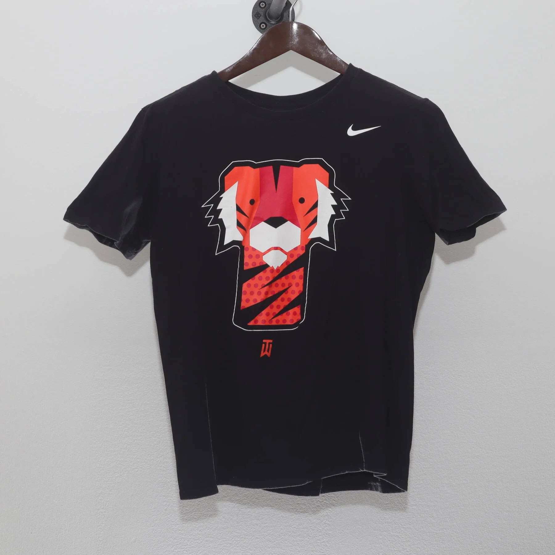 Front view of Vintage Y2K Nike Tiger Woods "Geometric Tiger Logo" T-Shirt - M