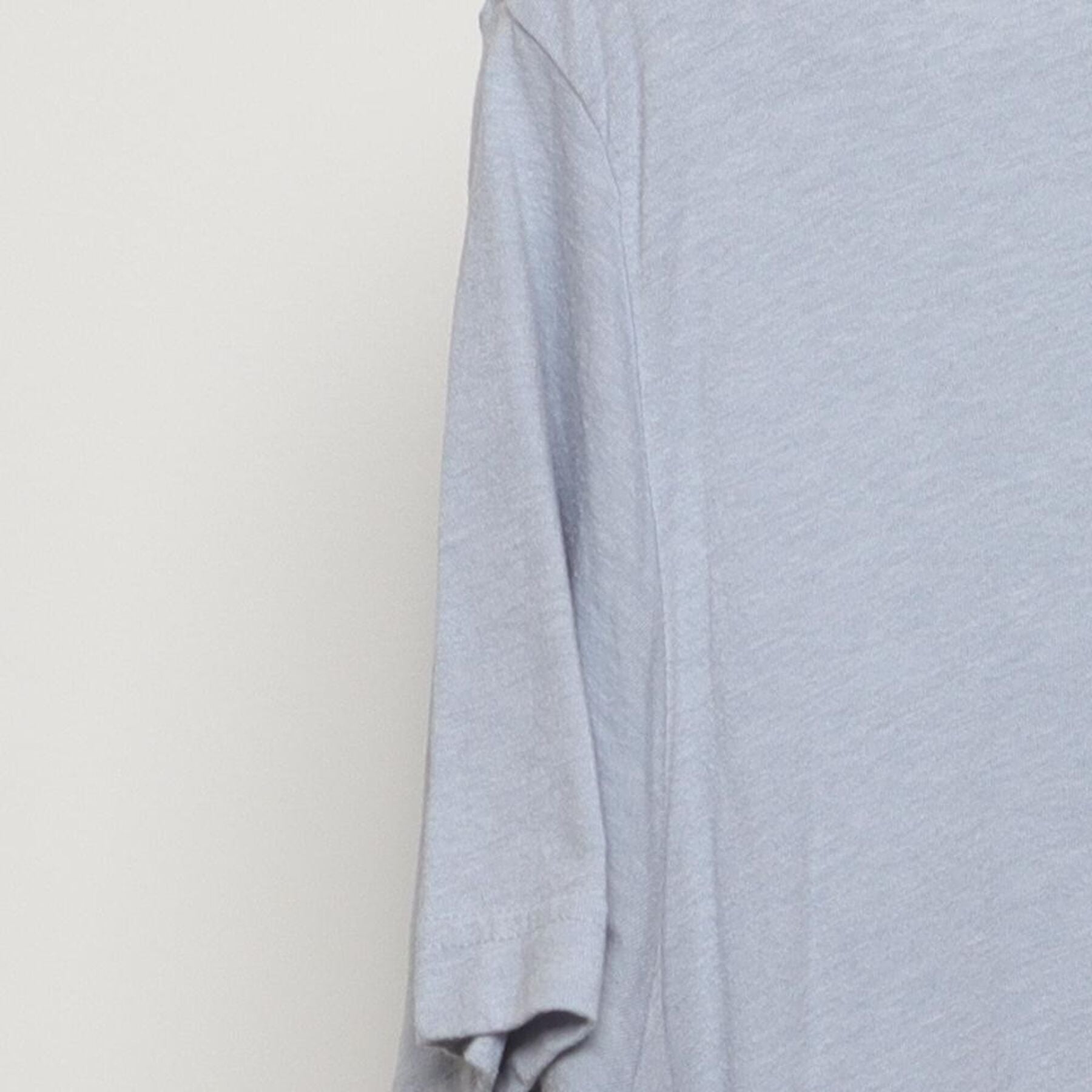 Close-up of the Left sleeve on the Vintage Y2K O'Neill "Coastal Palms Graphic" T-Shirt - M