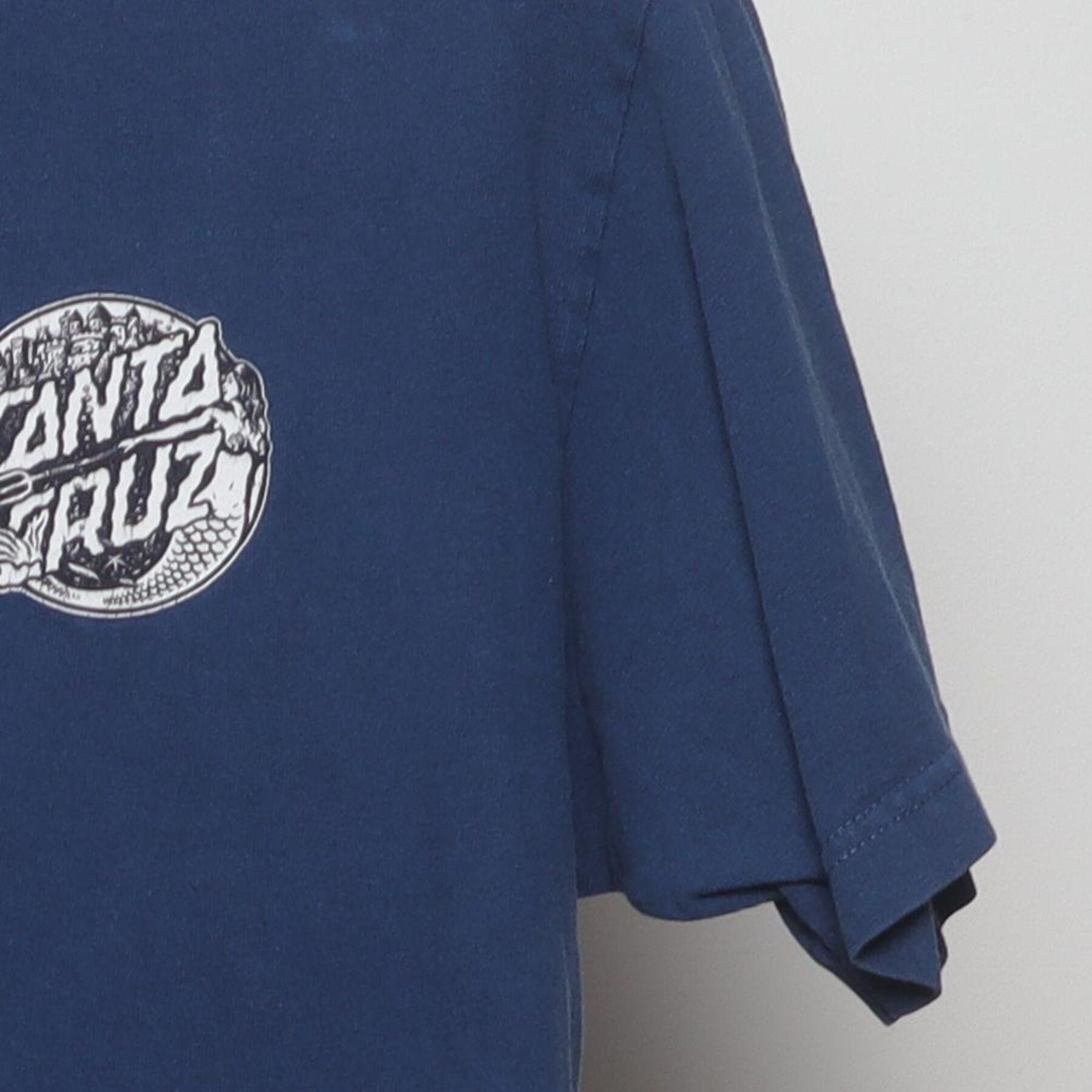 Close-up of the Right sleeve on the Vintage Y2K Santa Cruz "Mermaid City" T-Shirt - S