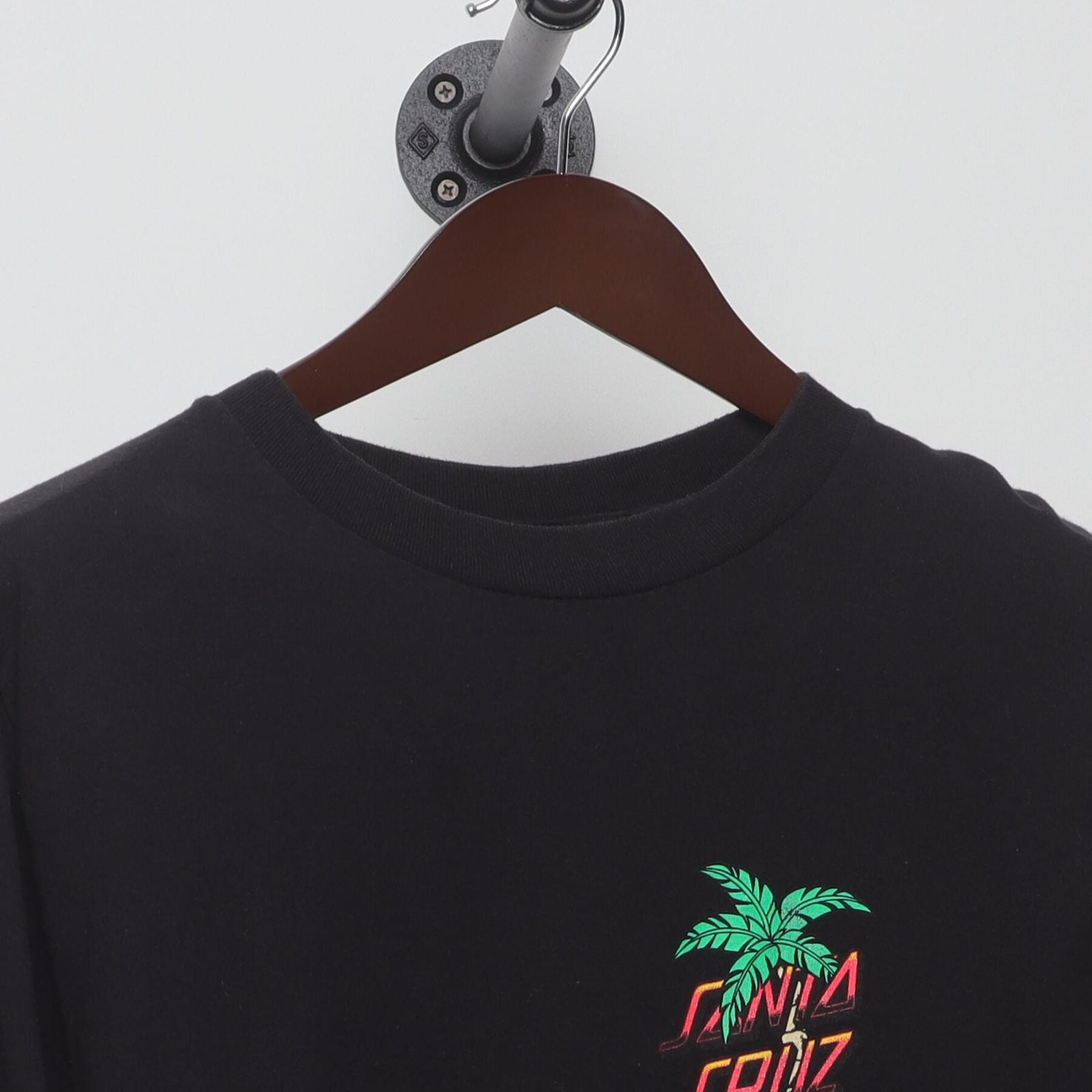 Close-up of the collar and tag on the Vintage Y2K Santa Cruz "Volcano" Long Sleeve T-Shirt - S