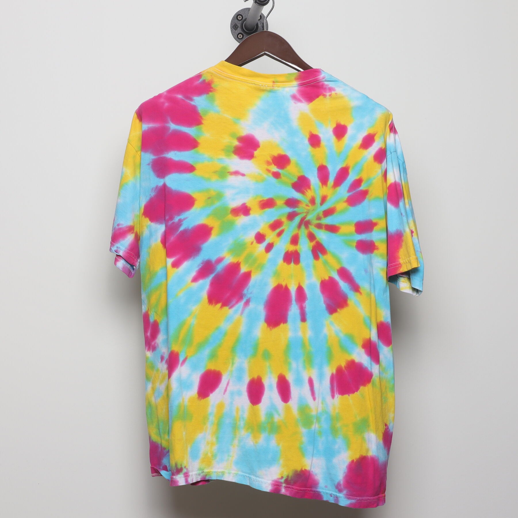 Back view of Vintage 1990s Gildan "Spiral Tie-Dye" T-Shirt - XL
