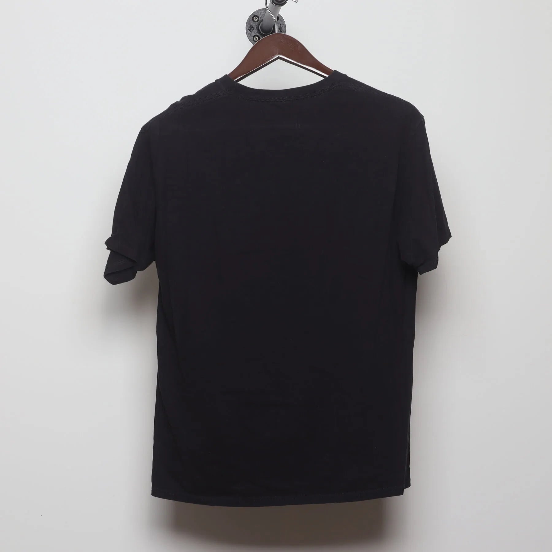Back view of Vintage Y2K Graphic "Stay Grounded" T-Shirt - L