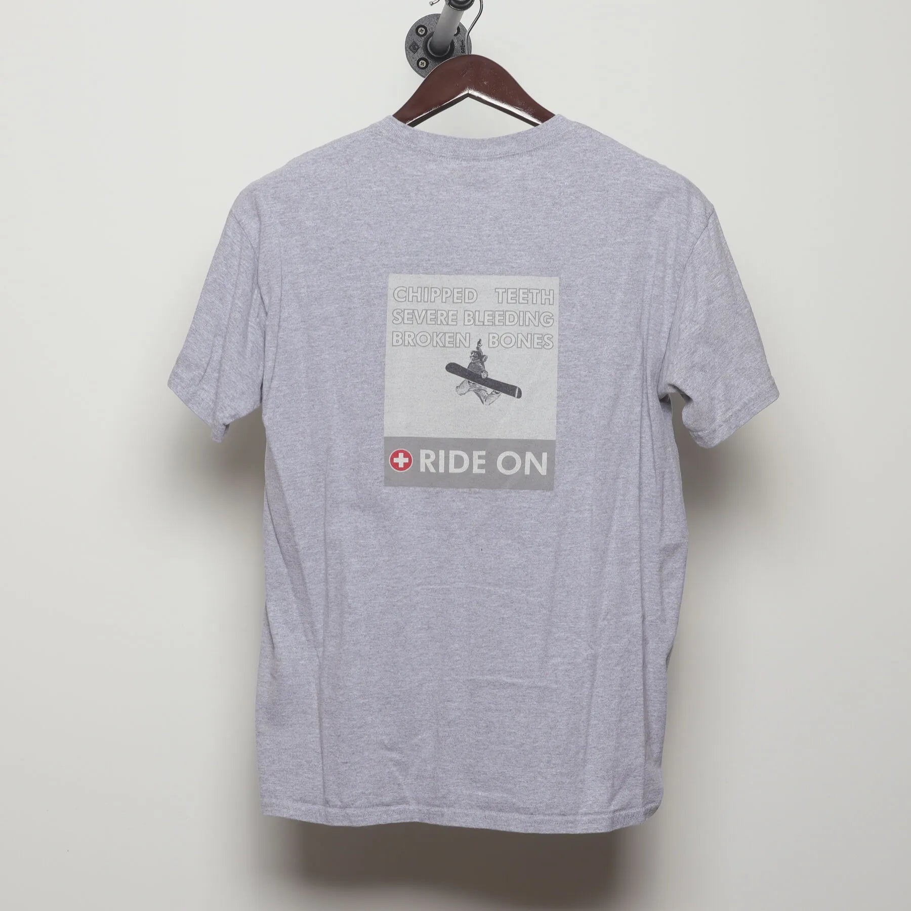 Back view of Vintage Y2K Steamboat "Chipped Teeth Ride On" T-Shirt - M