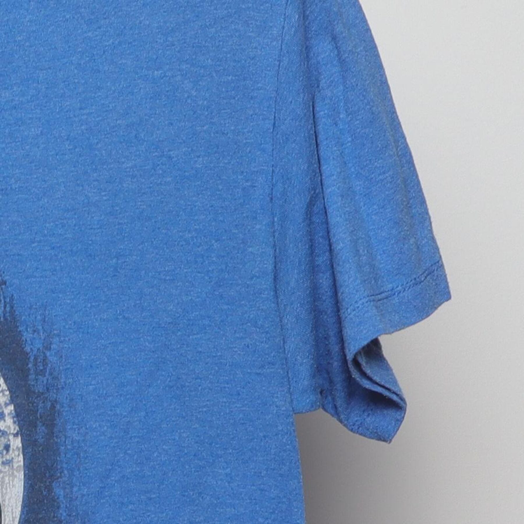 Close-up of the Right sleeve on the Vintage Y2K Disney Cruise Line "I'm Not Bad I'm Just Cruise Drawn That Way" T-Shirt - S