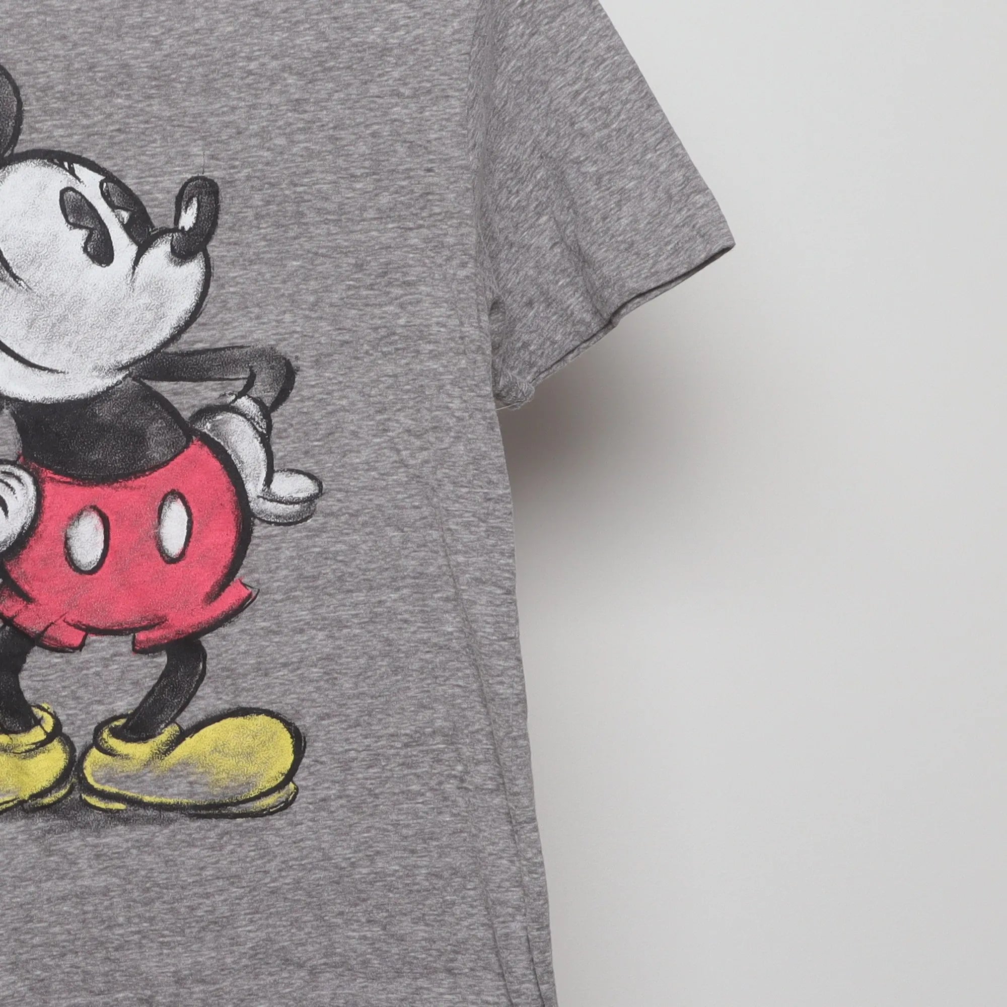 Close-up of the sleeve on the Vintage Style Disney Mickey Mouse Graphic T-Shirt M