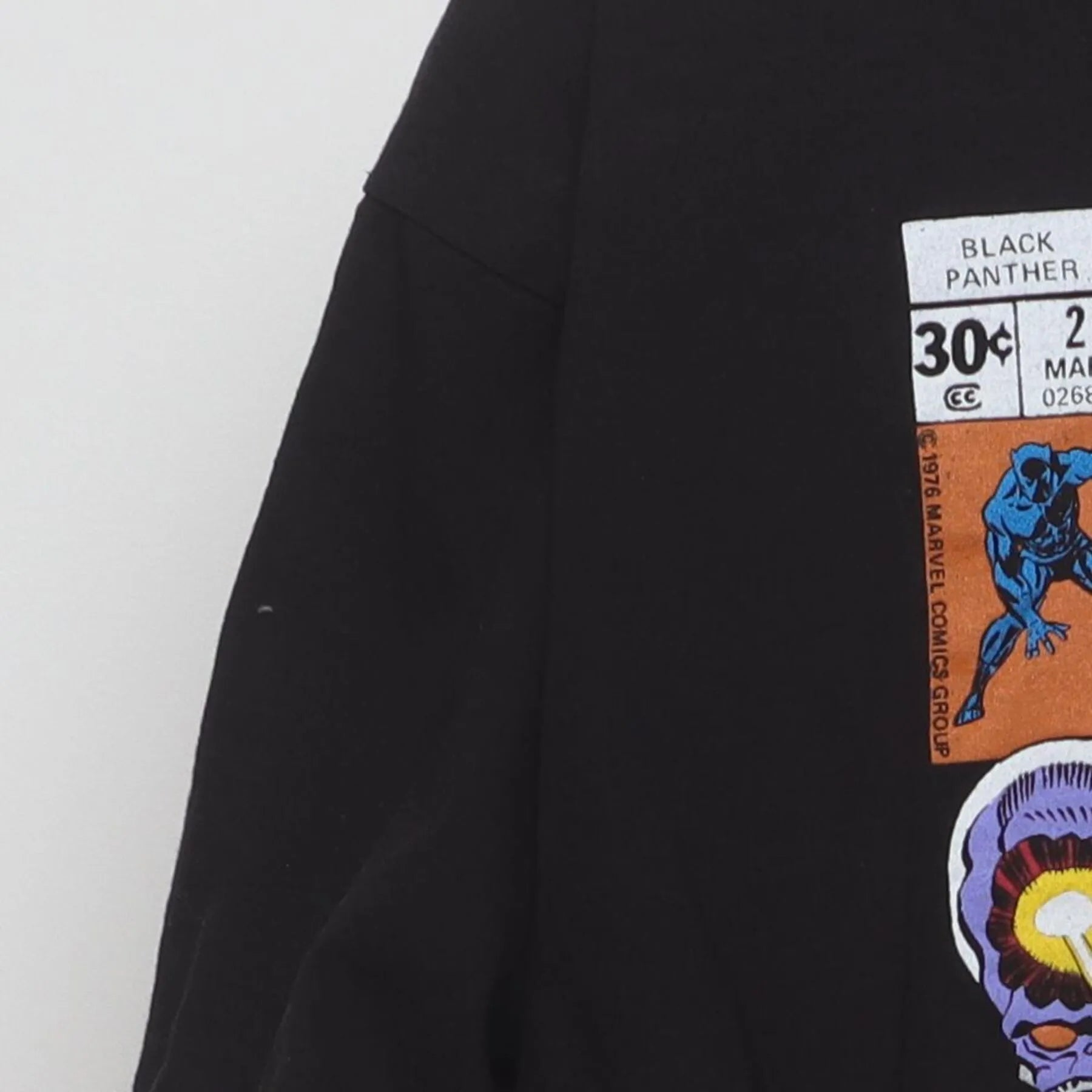 Close-up of the Left sleeve on the Vintage Y2K Marvel "Black Panther Comic Cover" T-Shirt - M