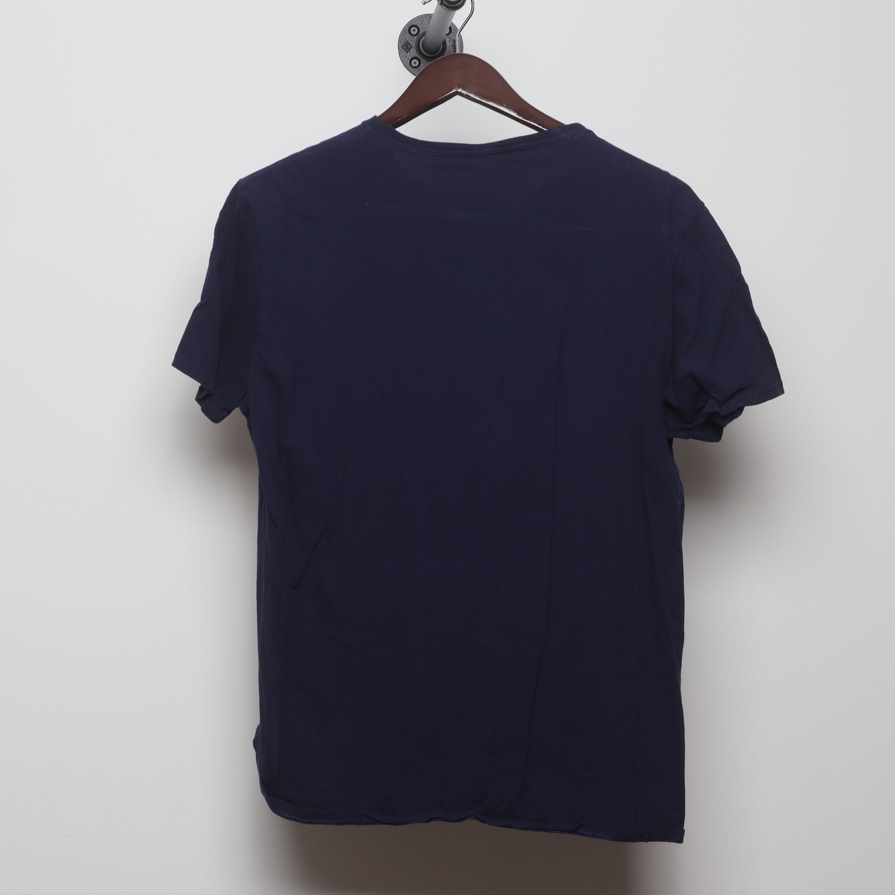 Back view of Vintage 2010s Marvel "Captain America Shield" T-Shirt - L