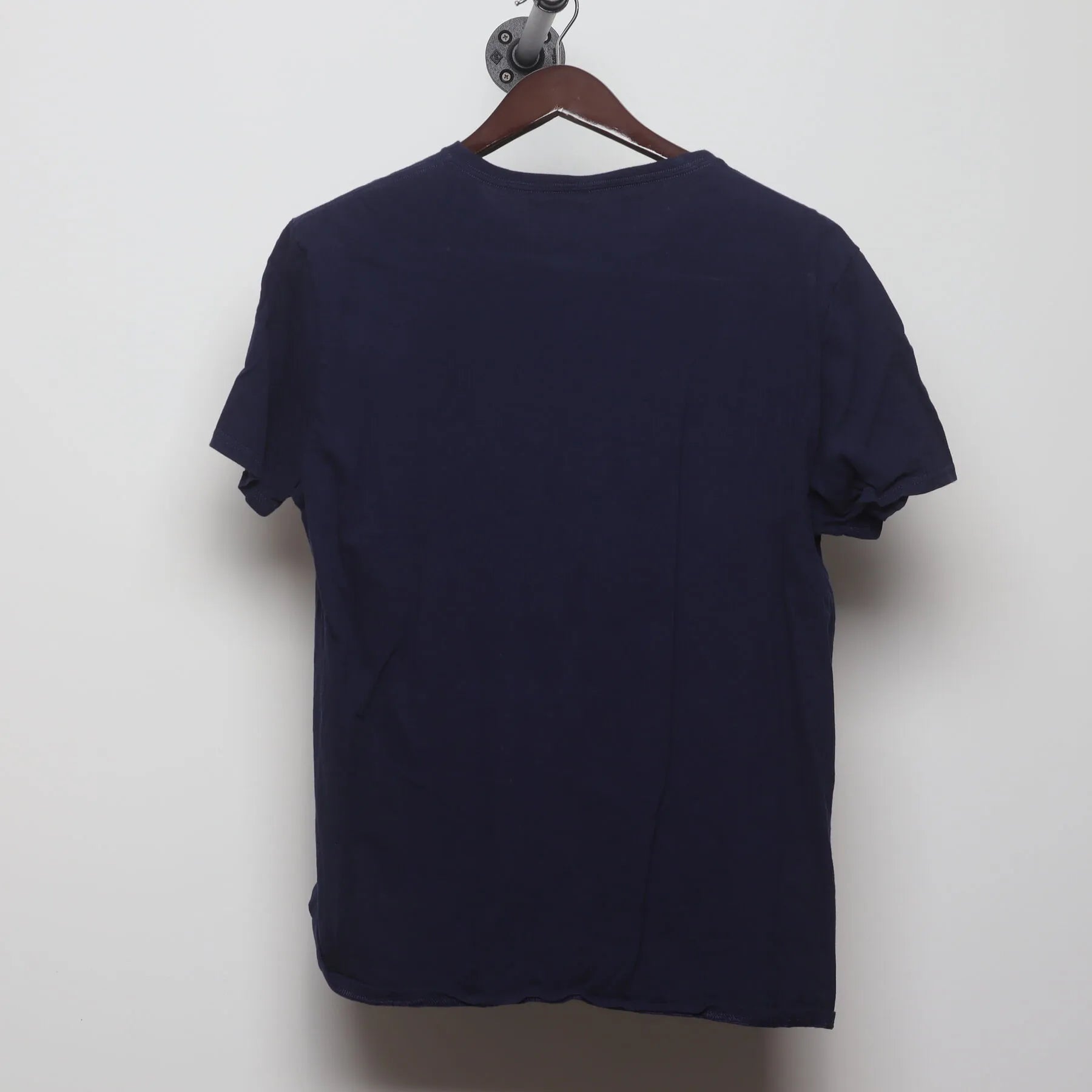 Back view of Vintage 2010s Marvel "Captain America Shield" T-Shirt - L