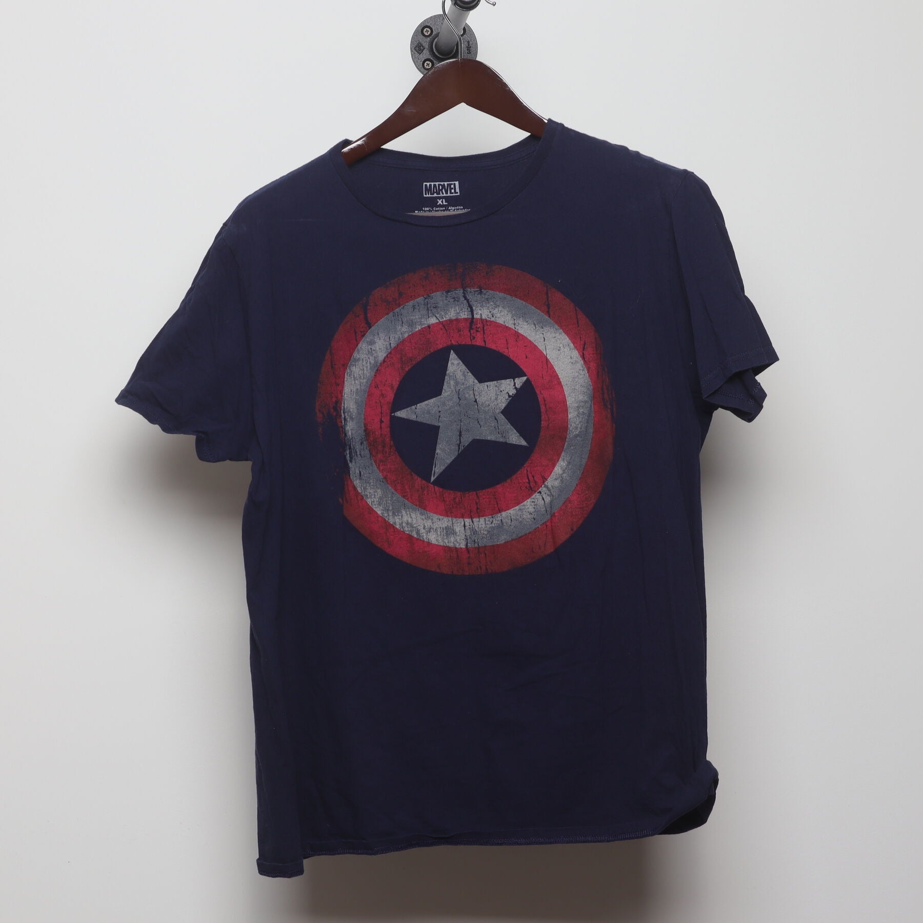Front view of Vintage 2010s Marvel "Captain America Shield" T-Shirt - L