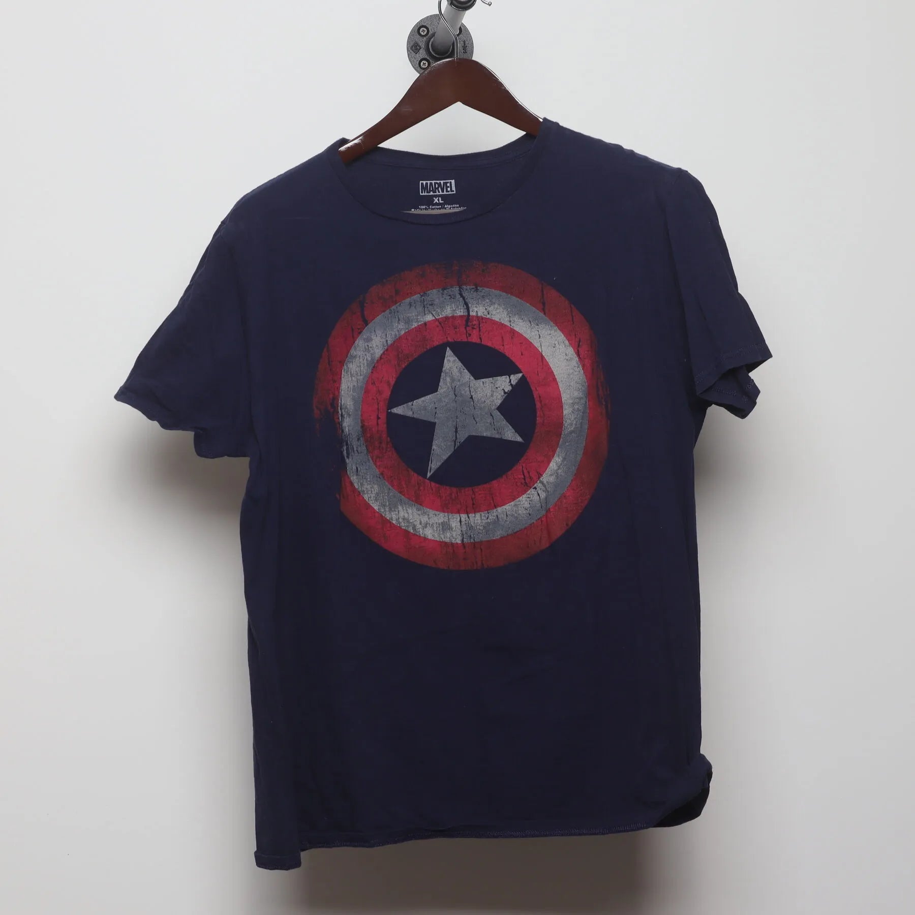 Front view of Vintage 2010s Marvel "Captain America Shield" T-Shirt - L
